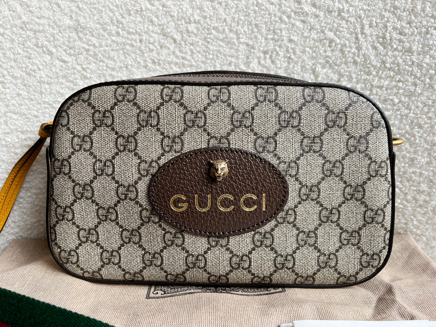 Gucci Neo GG Supreme Messenger Bag (RRP £1310)