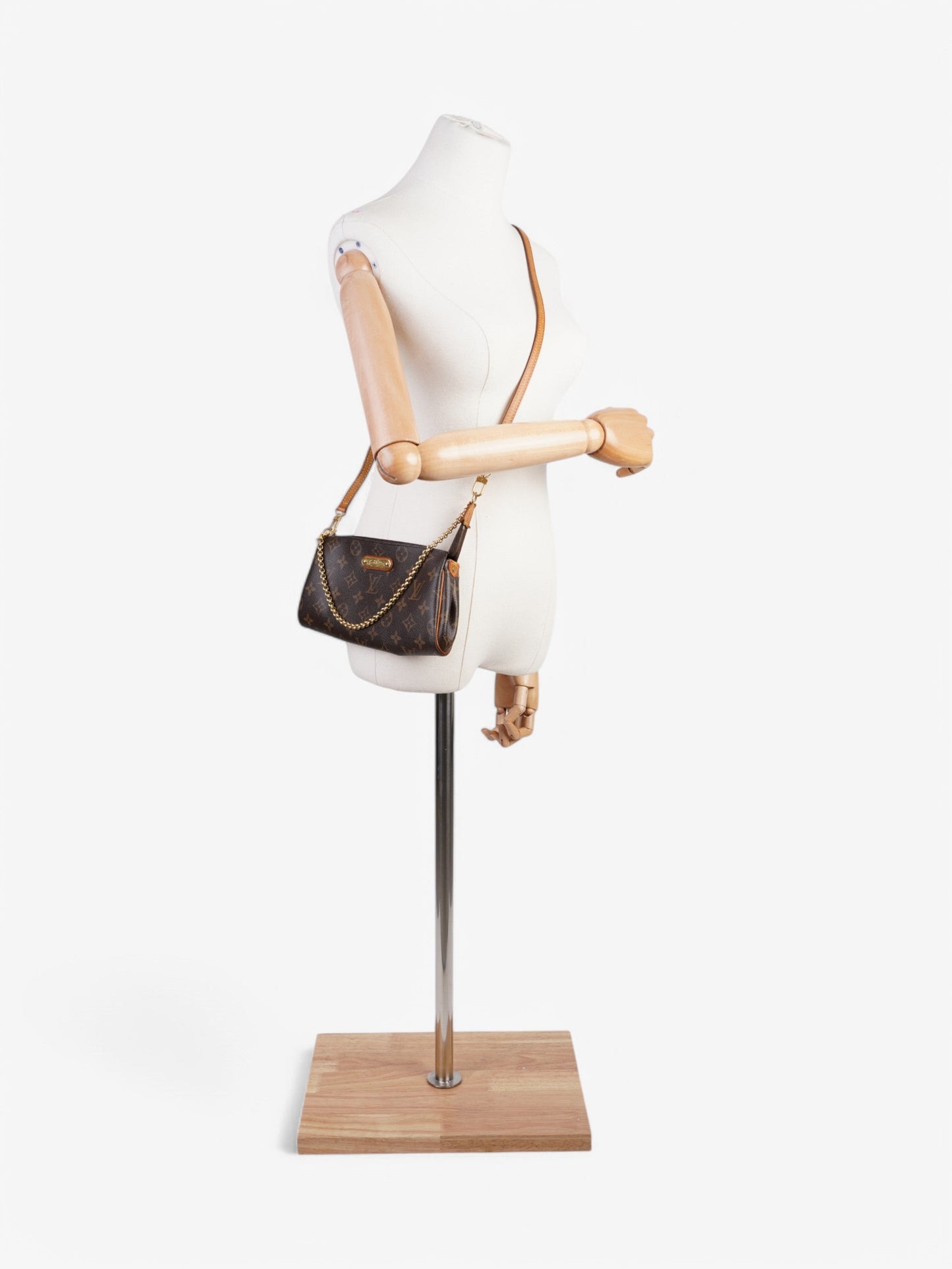 Louis Vuitton Eva Clutch Monogram Coated Canvas