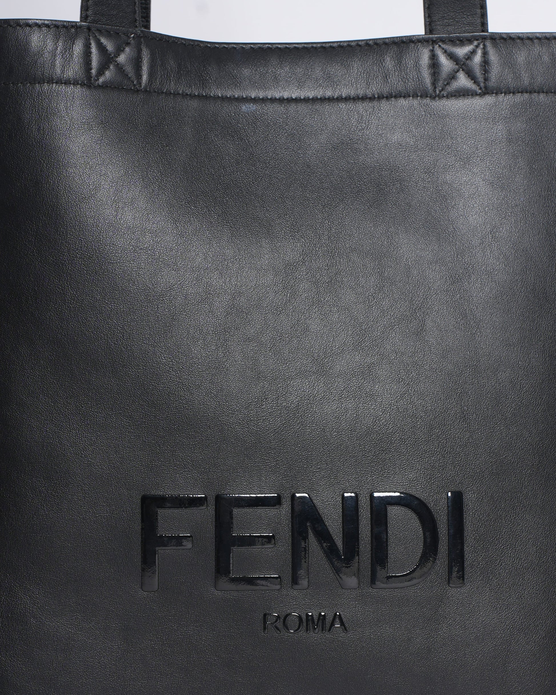 Fendi logo debossed shopper tote bag in black