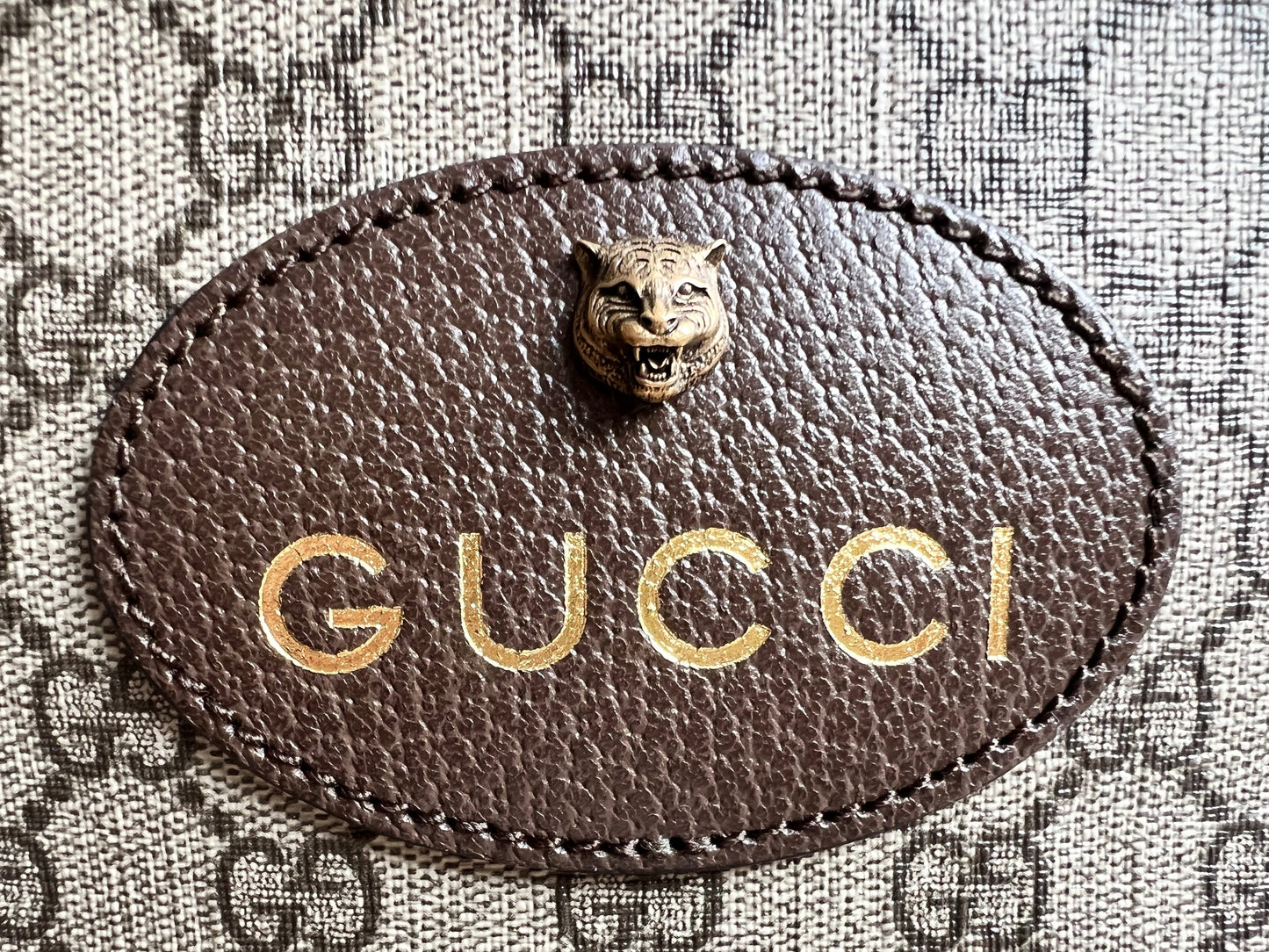 Gucci Neo GG Supreme Messenger Bag (RRP £1310)