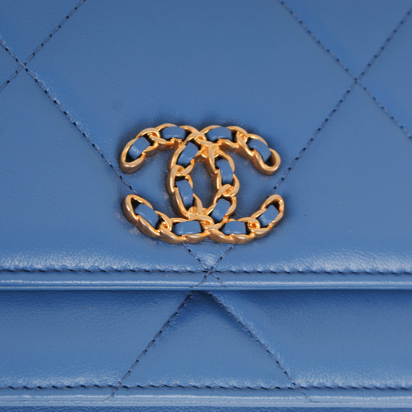 Chanel Chanel 19 WOC