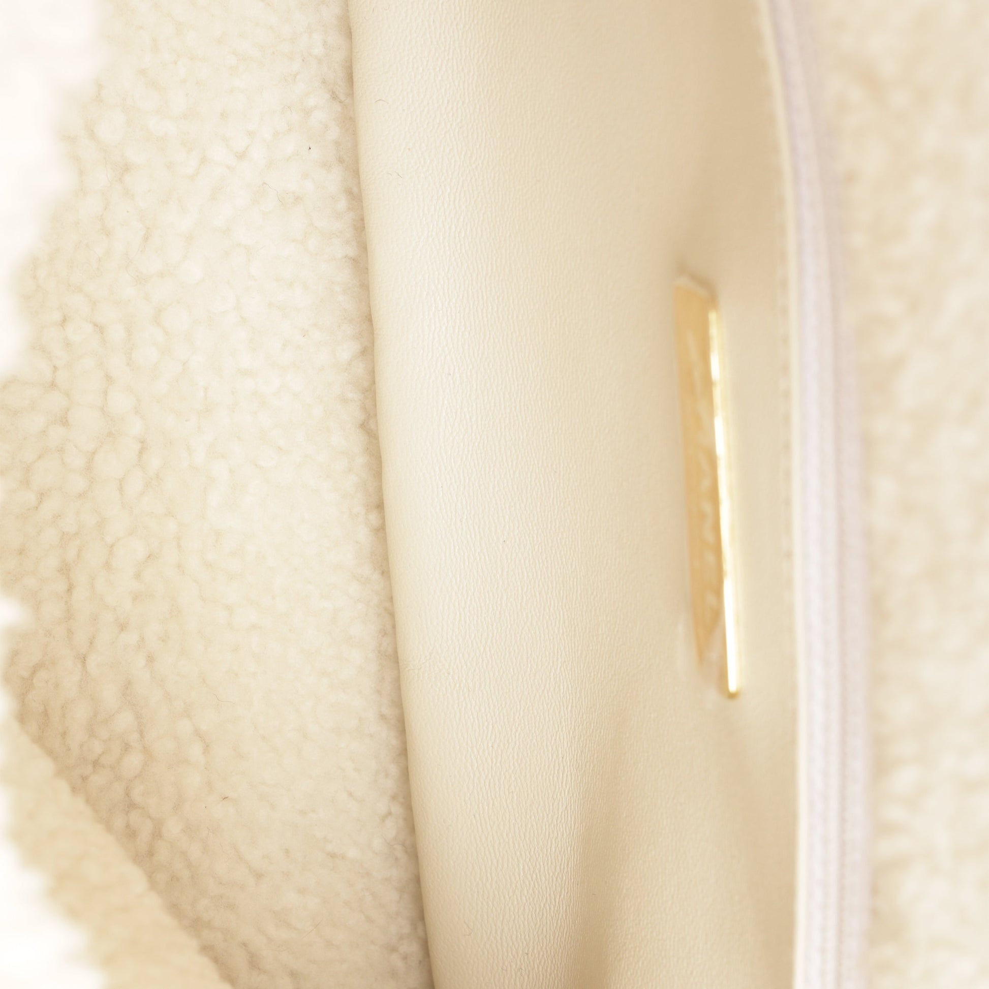 Chanel Chanel 19 - Shearling