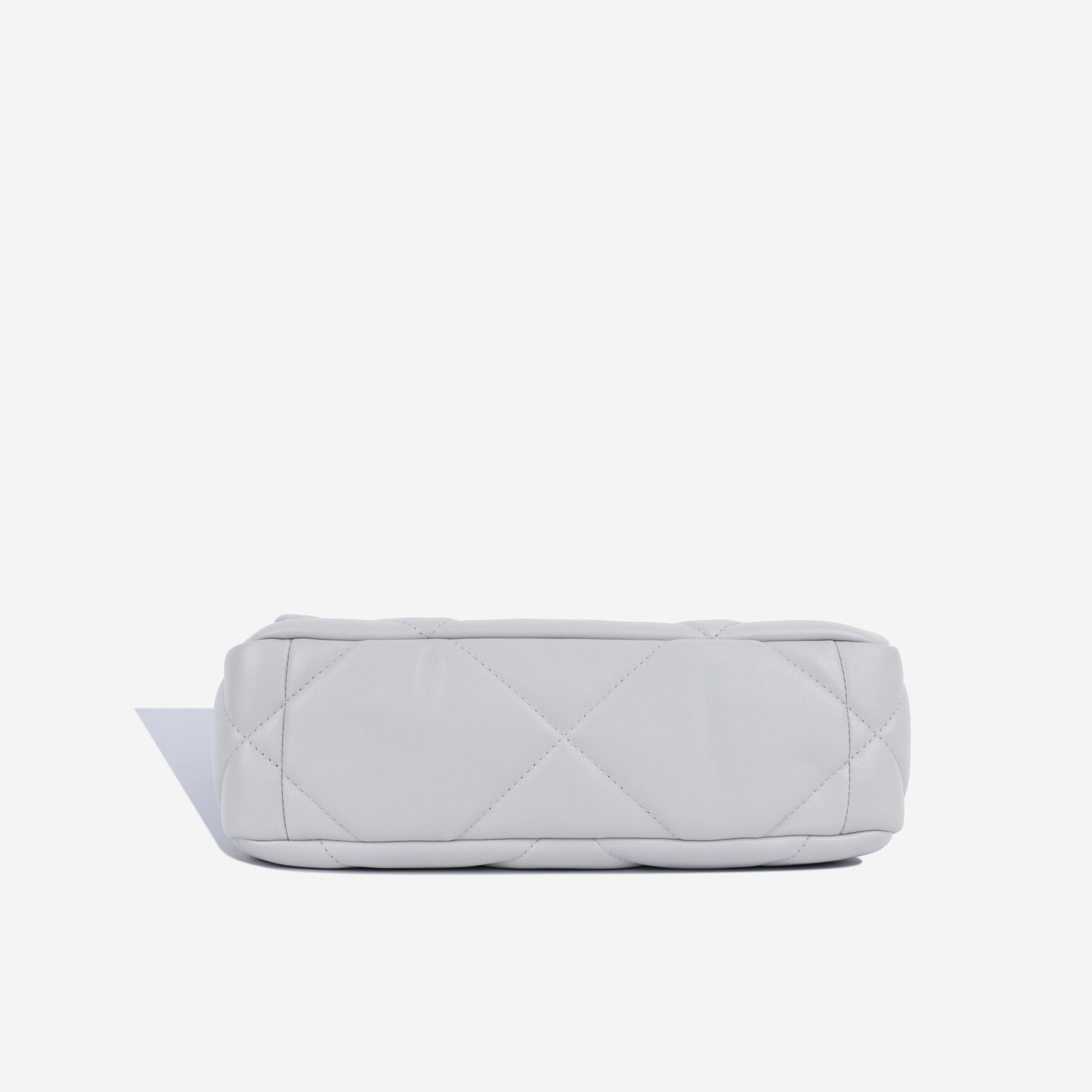 Chanel Chanel 19 - Small