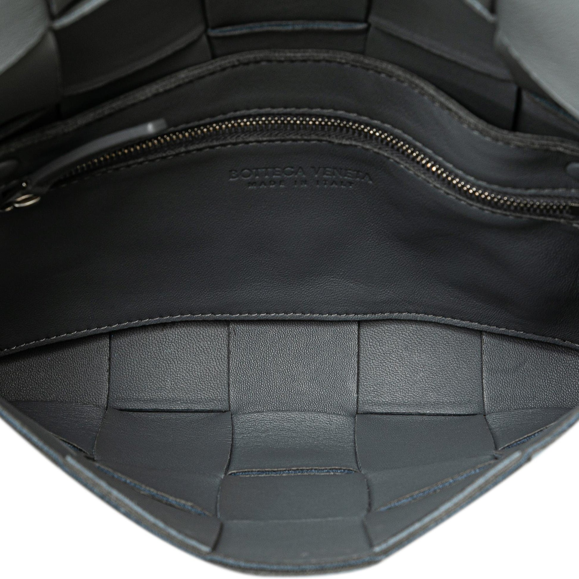 Luxury Bottega Veneta Calfskin Intrecciato Cassette Crossbody (SHG-QKpHOv)