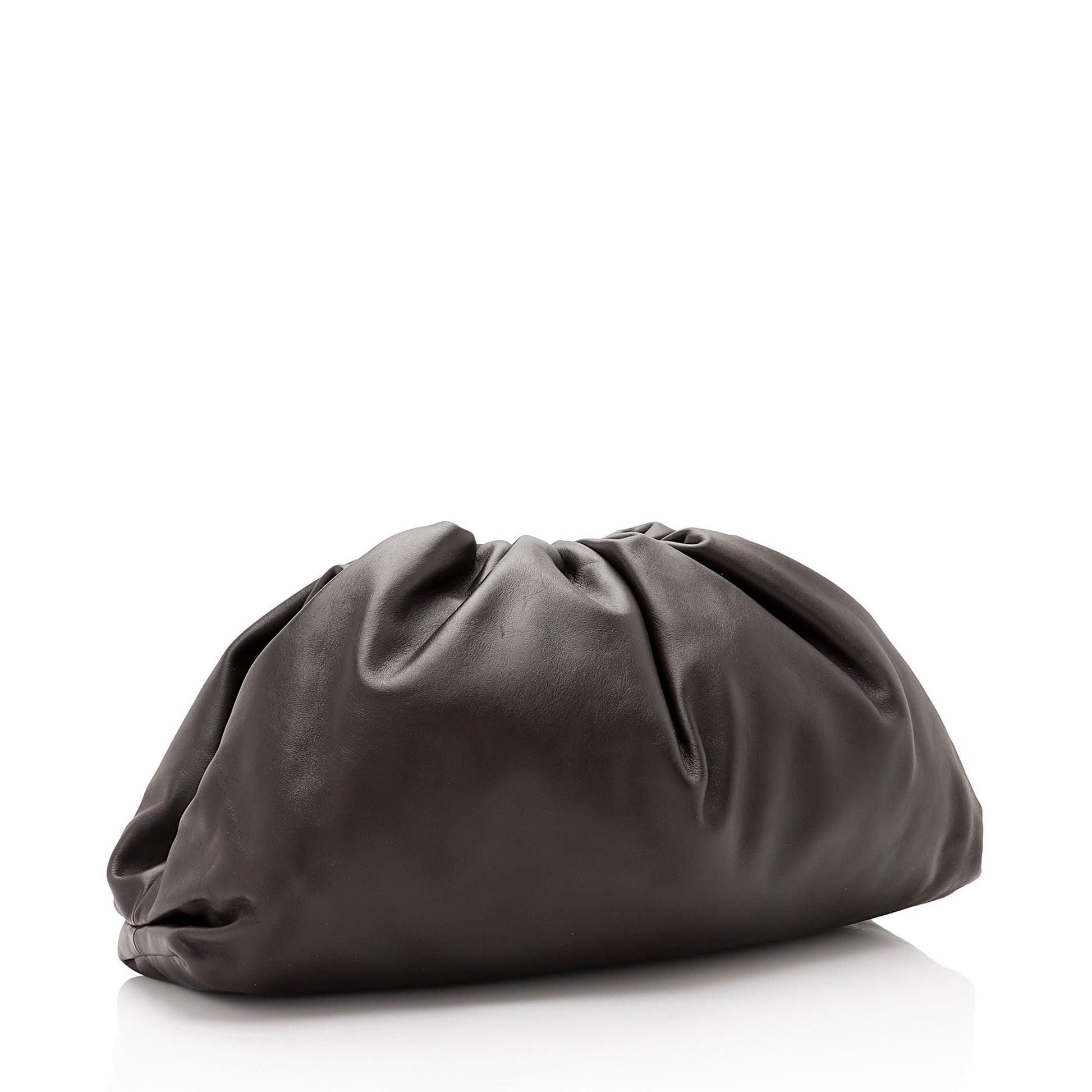 Luxury Bottega Veneta Calfskin The Pouch Clutch (SHF-3lPp9s)
