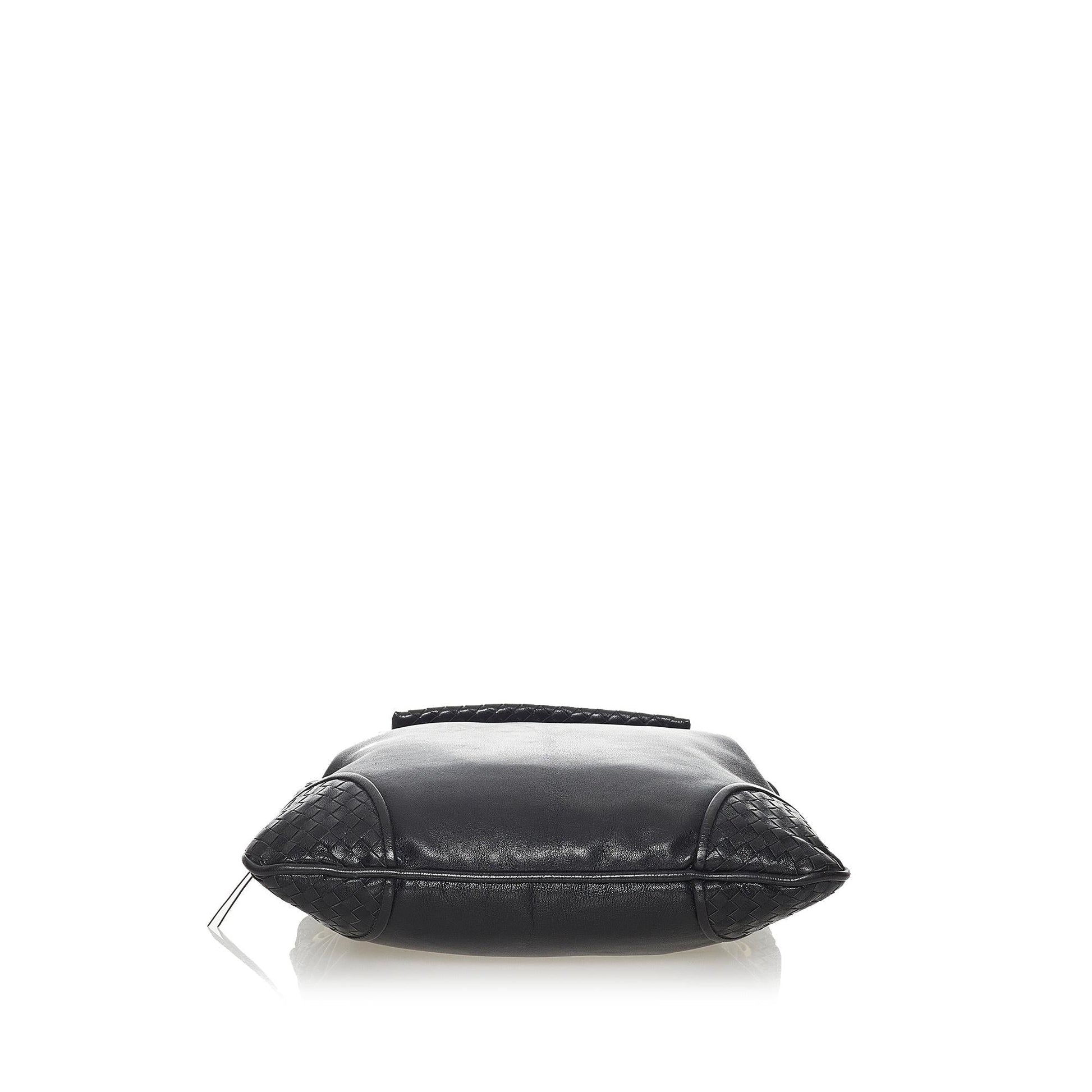 Luxury Bottega Veneta Intrecciato Leather Shoulder Bag (SHG-28132)