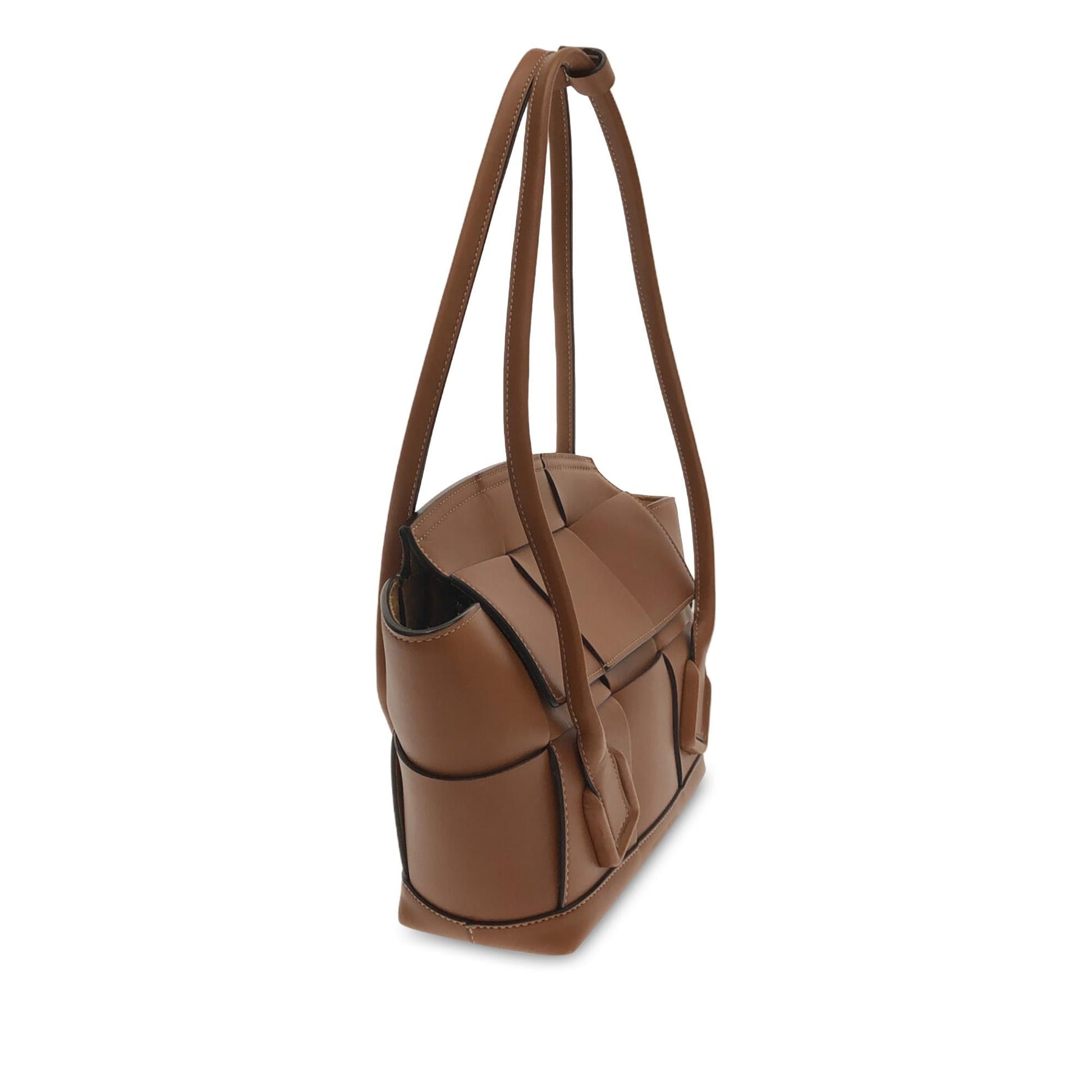 Luxury Bottega Veneta Medium Maxi Intrecciato Arco Bag (SHG-6R9Y5V)