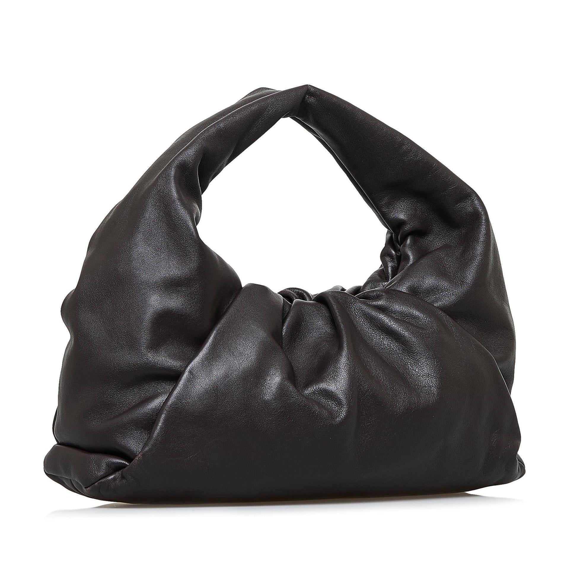 Luxury Bottega Veneta Medium The Shoulder Pouch (SHG-hzsa2W)