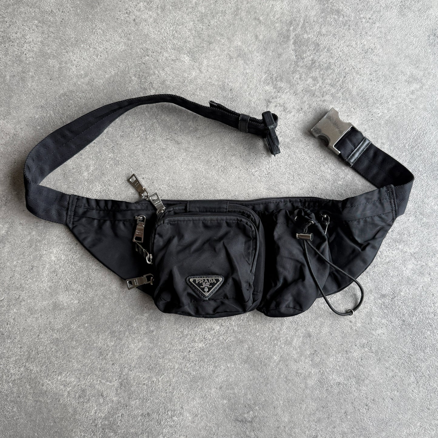 Prada 2000s technical cross body nylon bag (13x6)