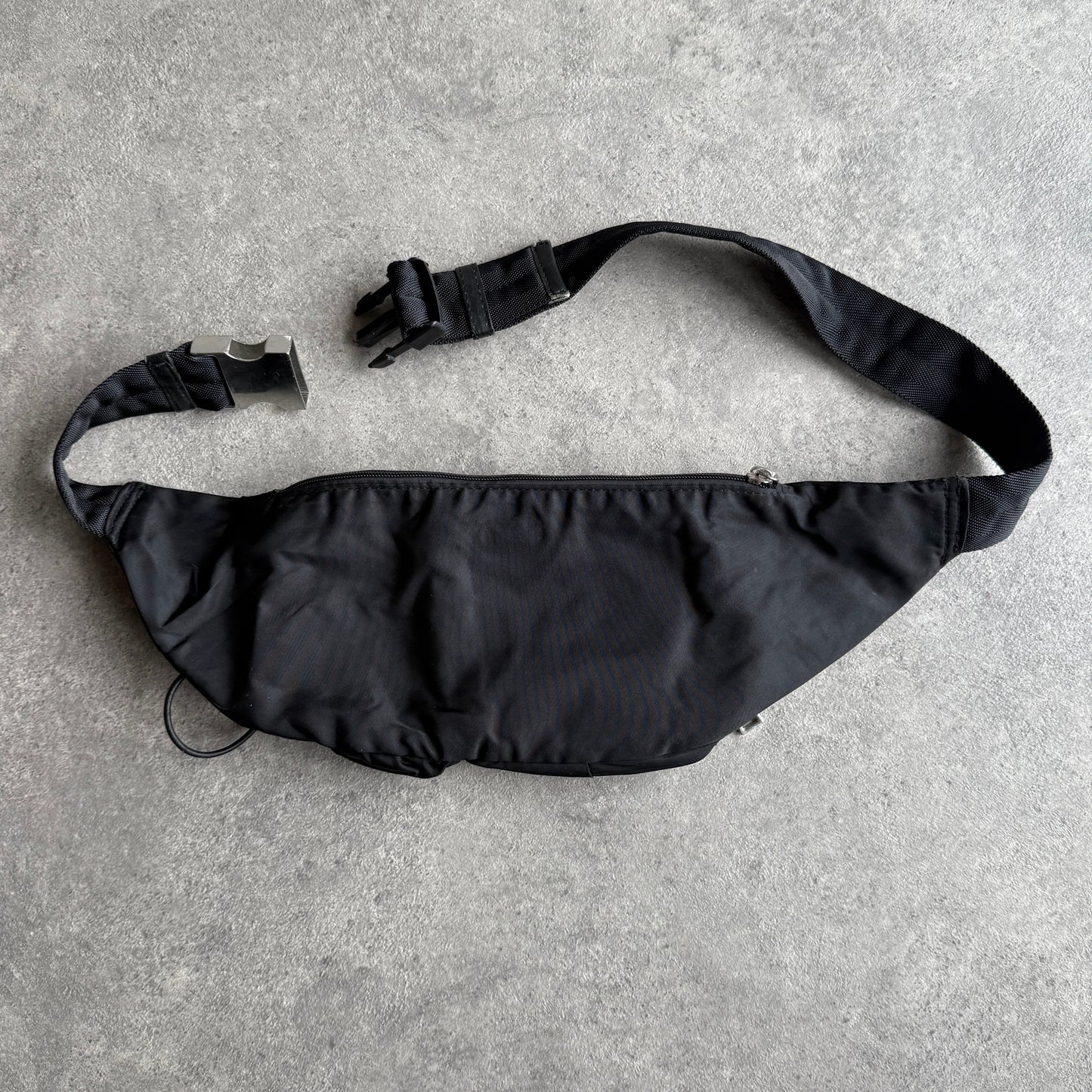 Prada 2000s technical cross body nylon bag (13x6)