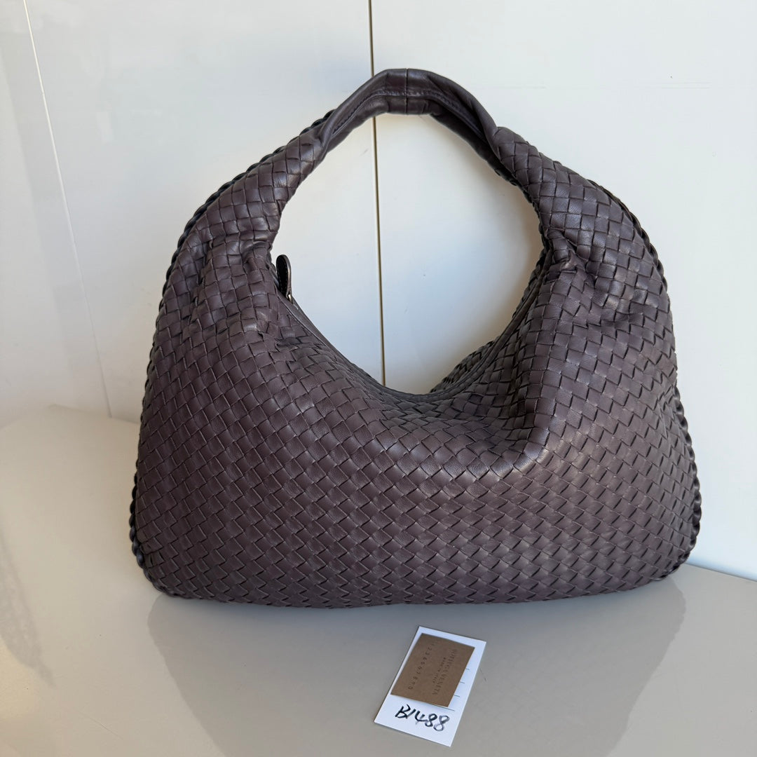 Bottega Veneta Veneta Intrecciato Hobo Bag Large Dark Chocolate Brown Lambskin leather 47cm