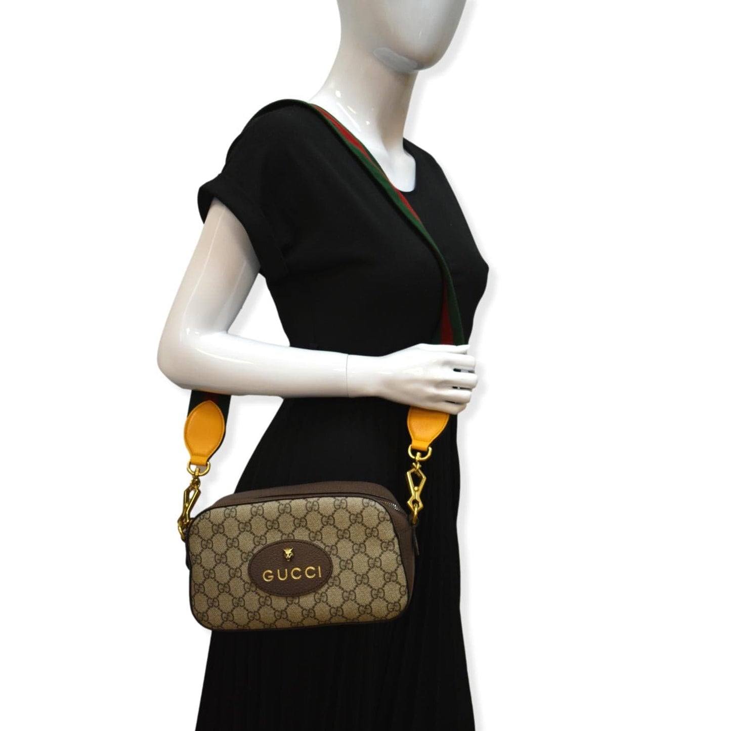 GUCCI Neo GG Supreme Canvas Messenger Bag Beige 476466
