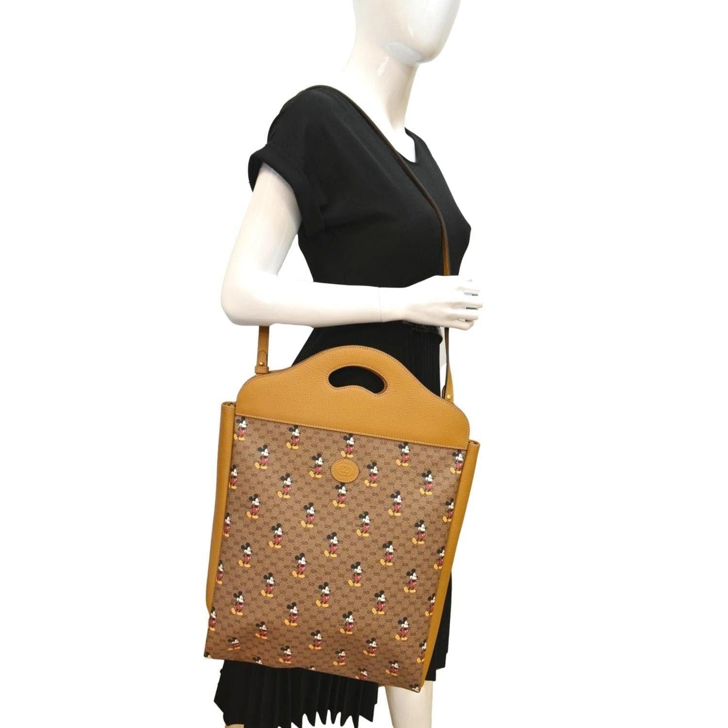GUCCI Disney Mickey Mo GG Supreme Canvas Crossbody Bag Beige 603937