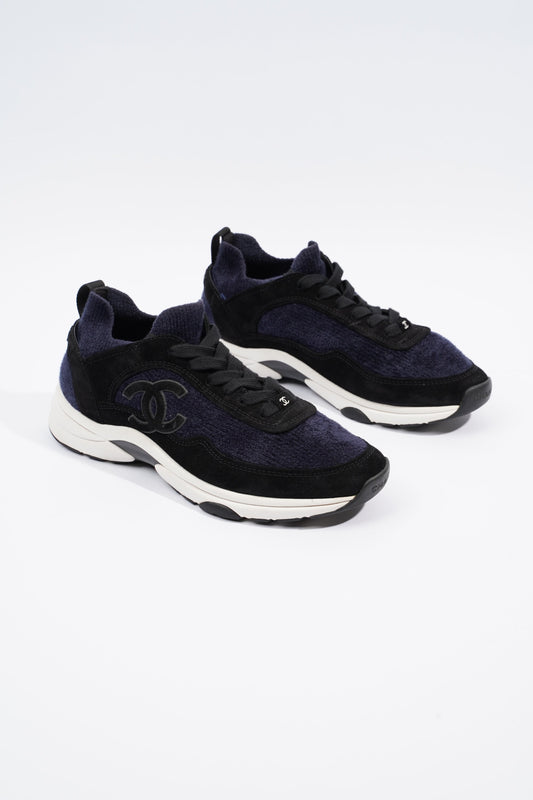 Chanel CC Logo Sneaker Navy Black White Fabric EU 39 UK 6