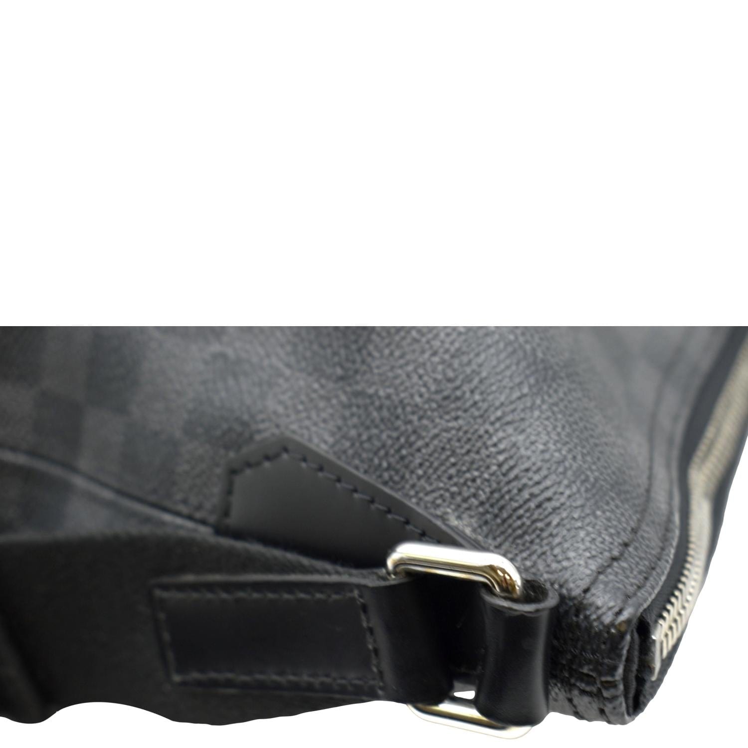 LOUIS VUITTON Mick Damier Graphite Messenger Crossbody Bag Black