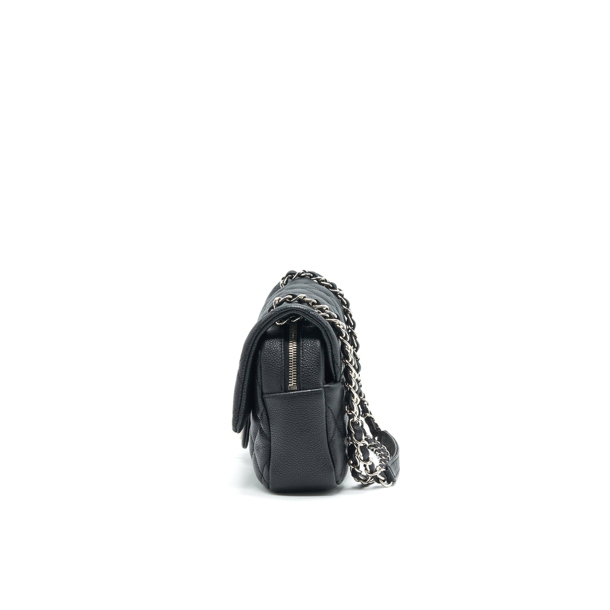 Chanel flap Bag with inner zipper caviar Black