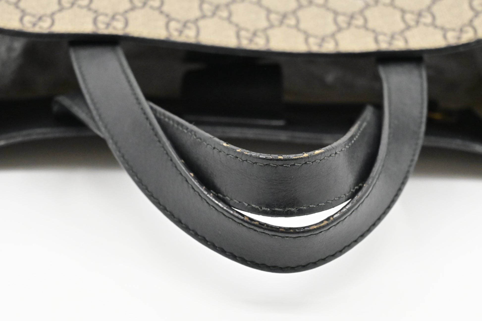 Gucci Blind For Love Bee Tote in GG Supreme Canvas