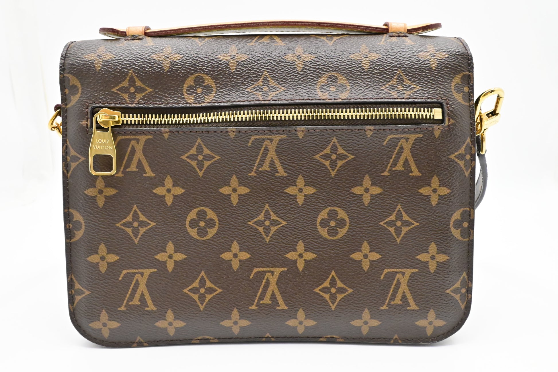 Louis Vuitton Pochette Métis in Monogram Canvas