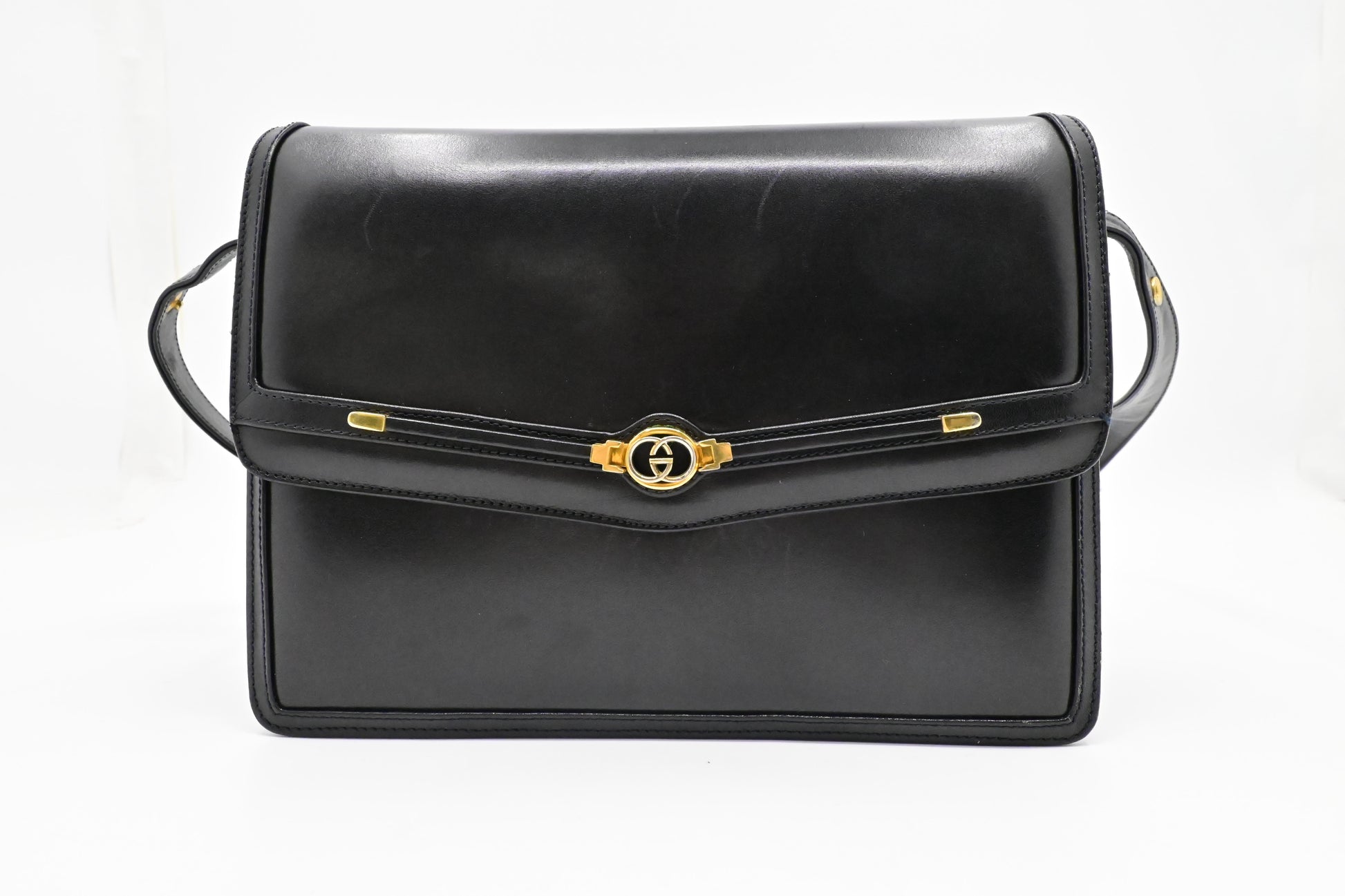 Gucci Shoulder Bag in Black Leather