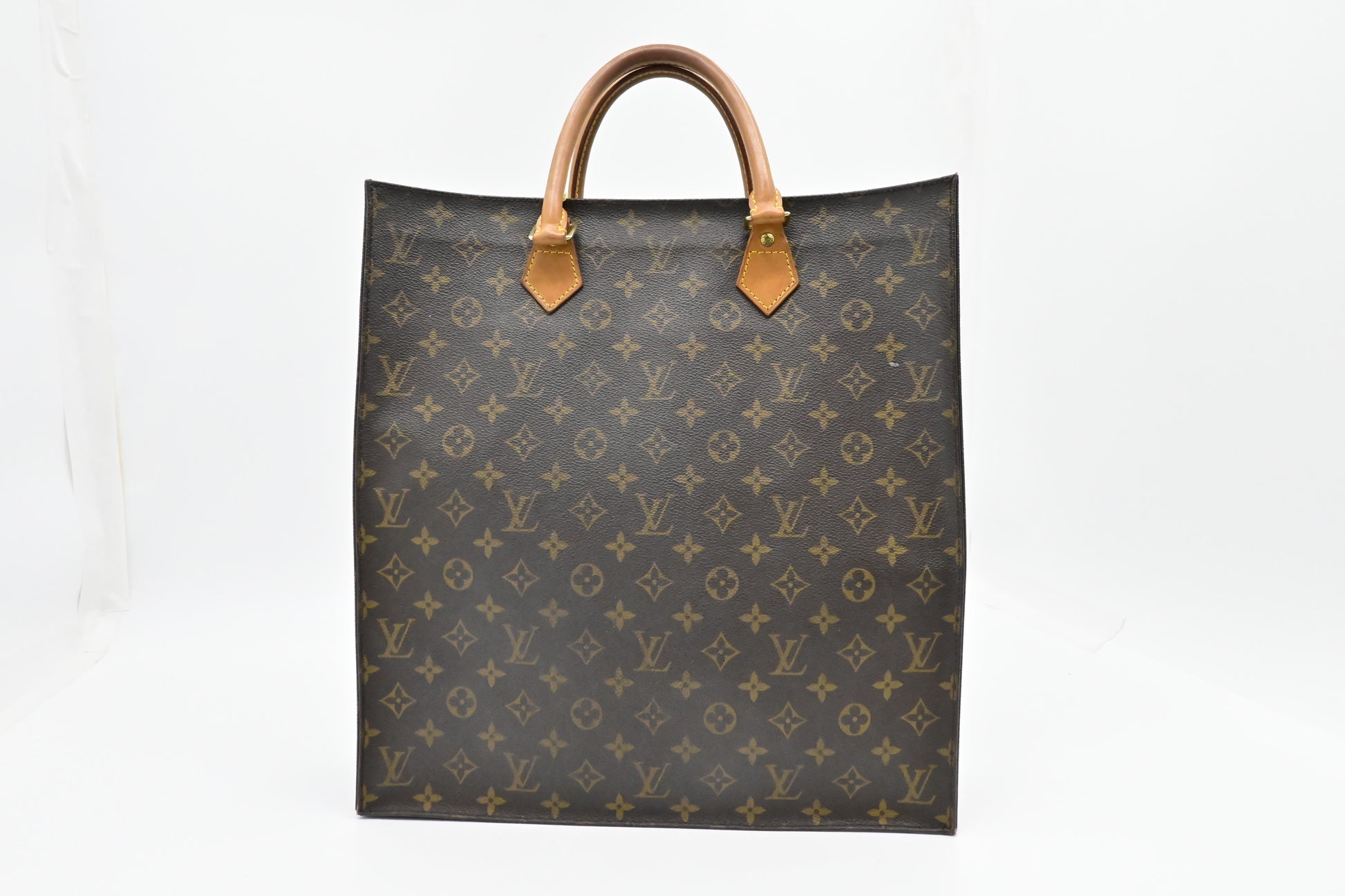 Louis Vuitton Sac Plat in Monogram Canvas