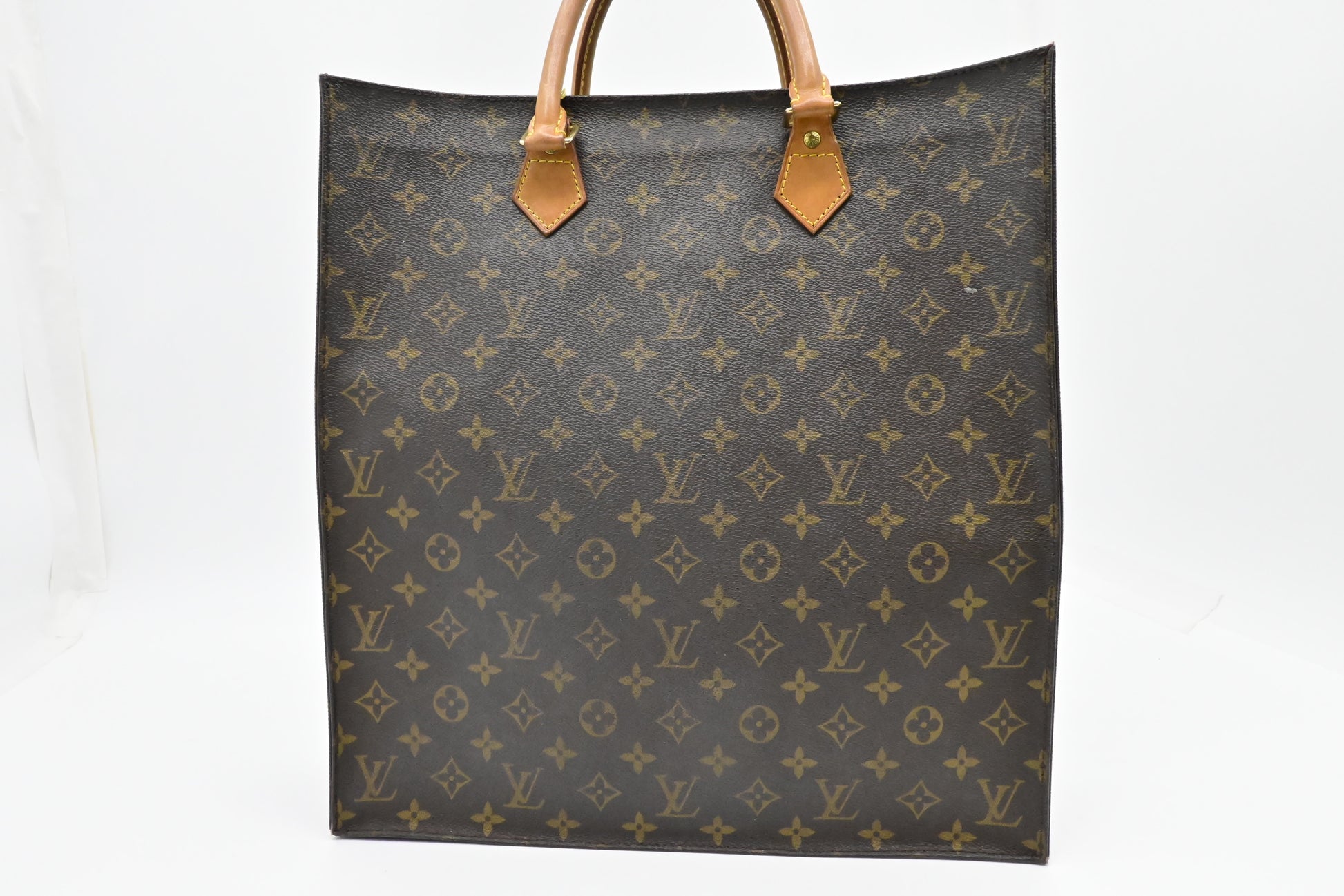 Louis Vuitton Sac Plat in Monogram Canvas