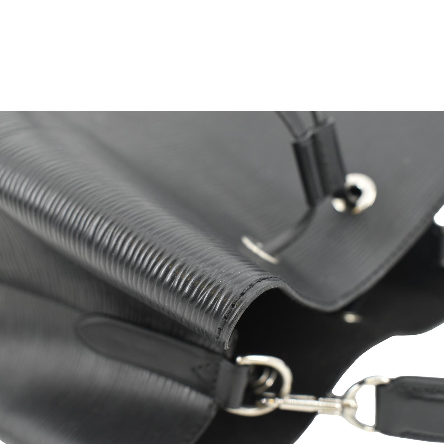 LOUIS VUITTON NeoNoe Epi Leather Shoulder Bag Black