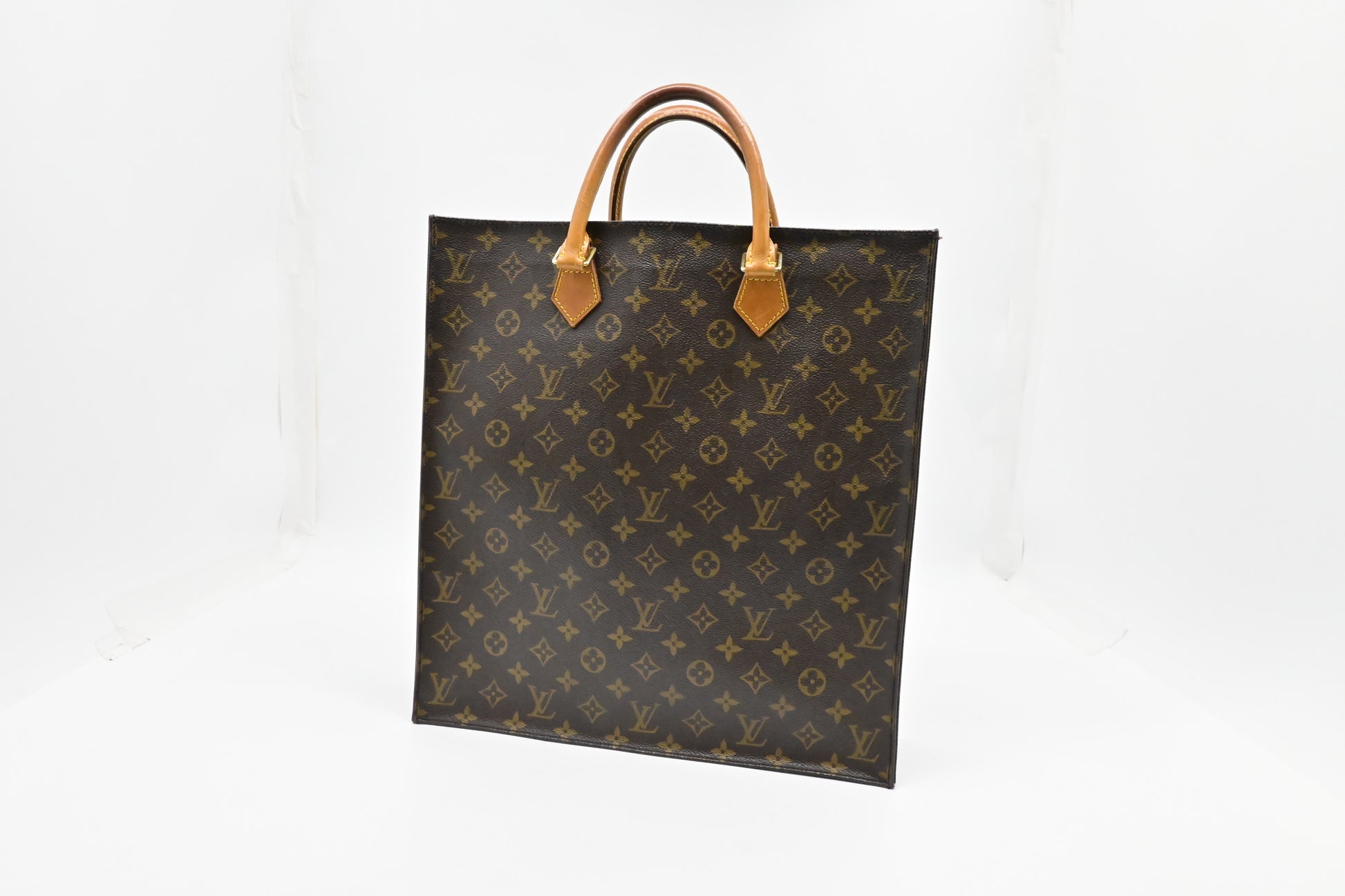 Louis Vuitton Sac Plat in Monogram Canvas