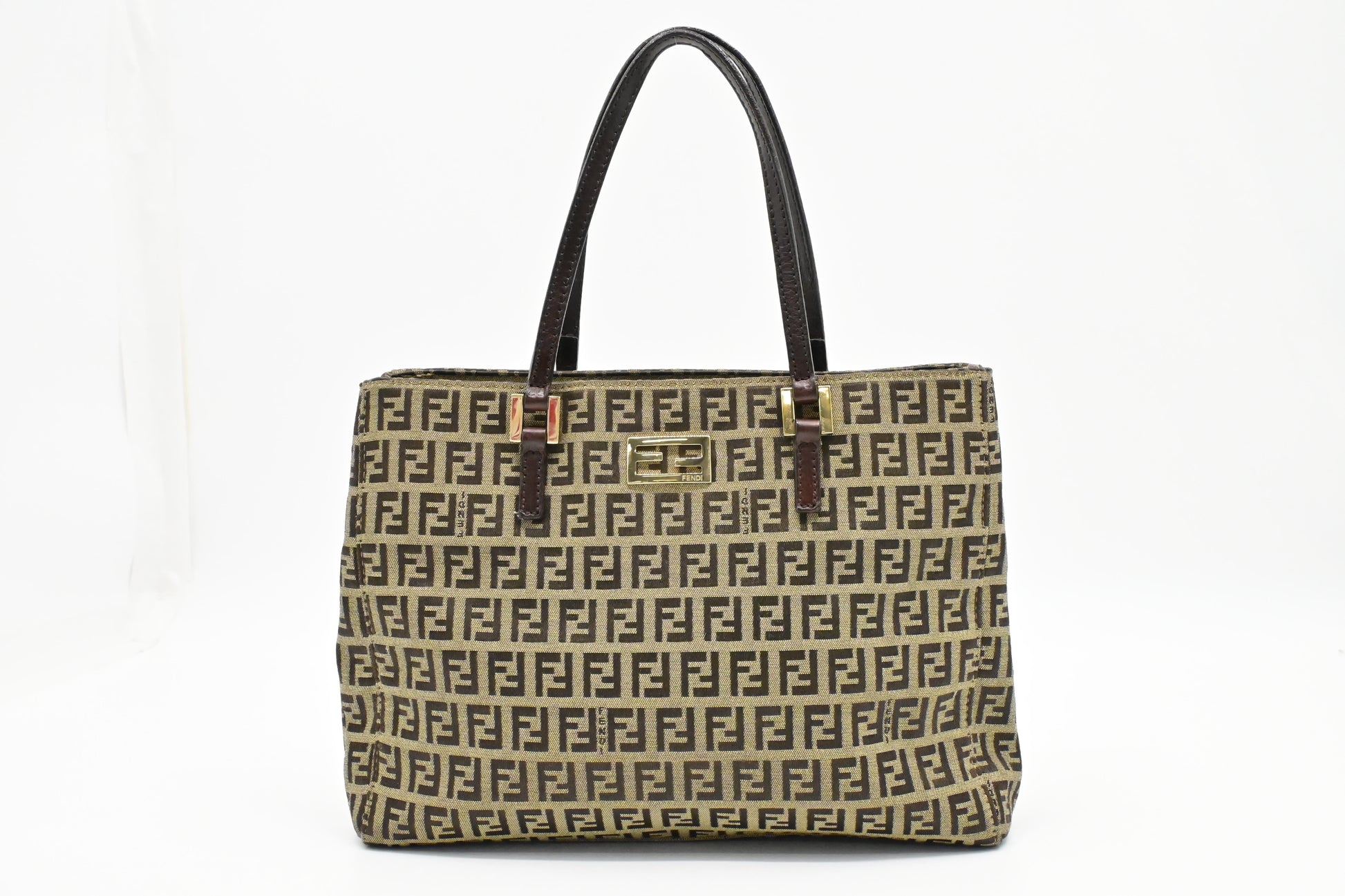 Fendi Shoulder Bag in Brown Zucchino Canvas