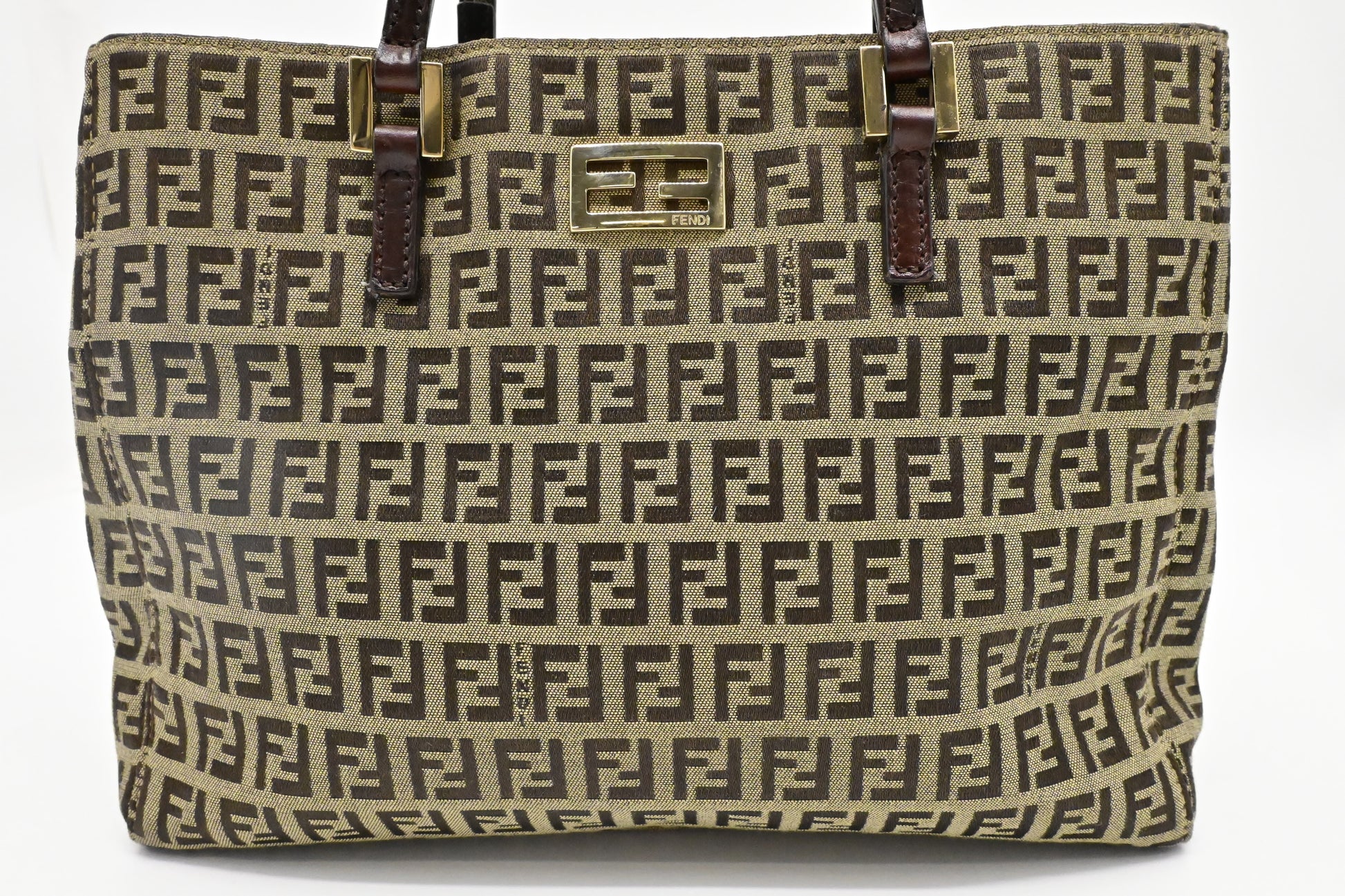 Fendi Shoulder Bag in Brown Zucchino Canvas