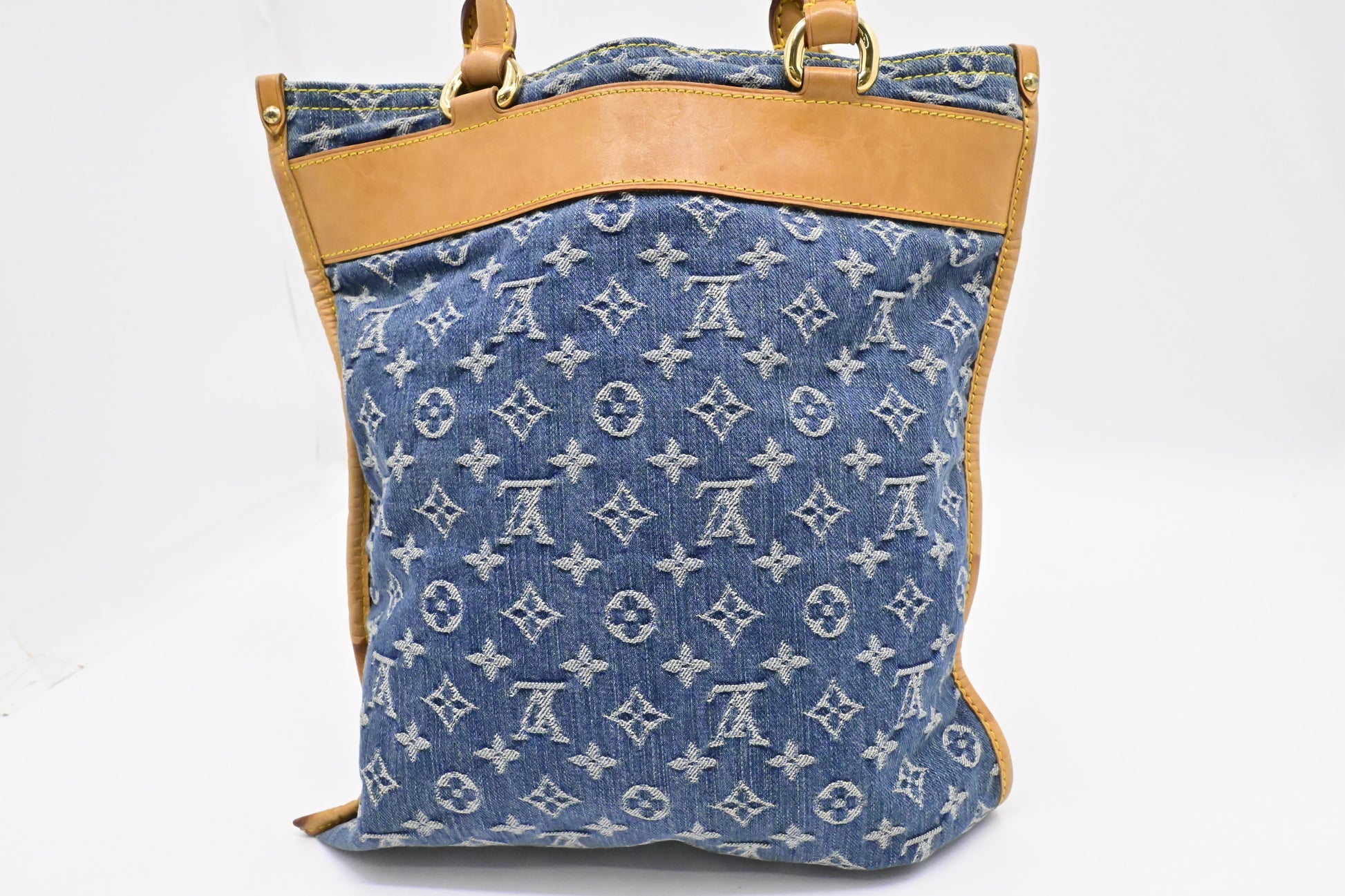 Louis Vuitton Sac Plat in Monogram Denim