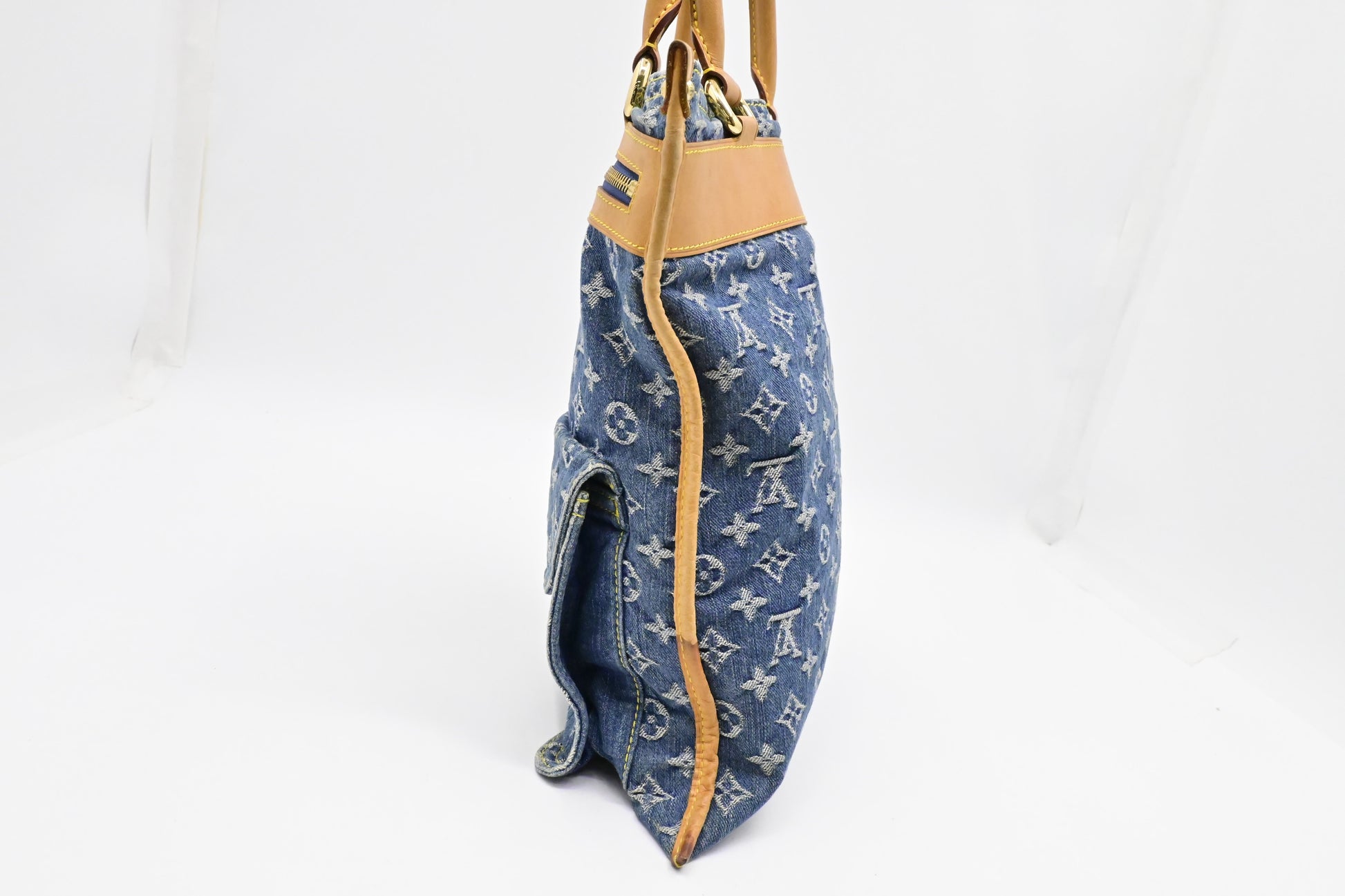 Louis Vuitton Sac Plat in Monogram Denim