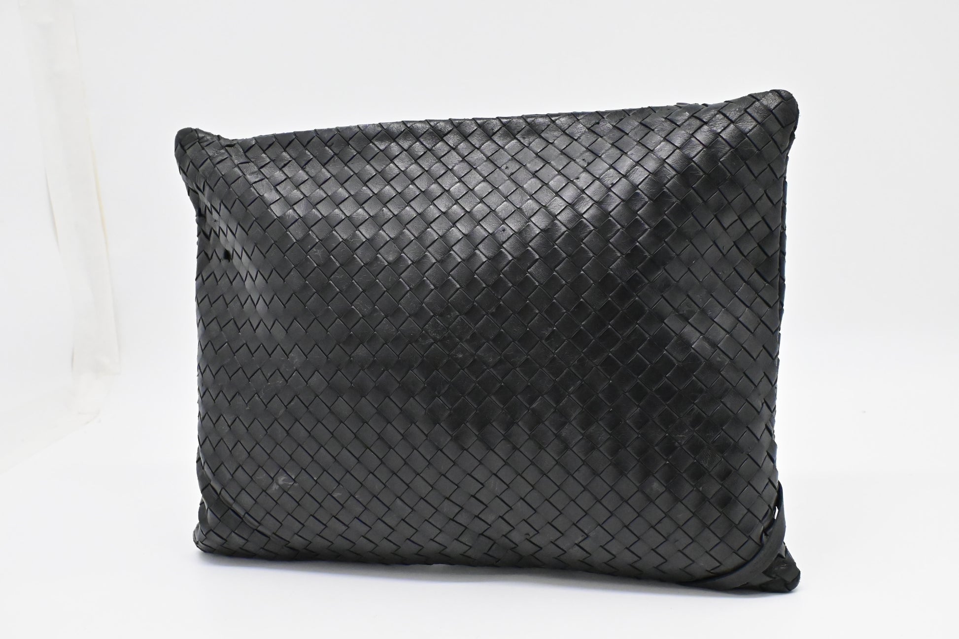 Bottega Veneta Pouch in Black Intrecciato Leather