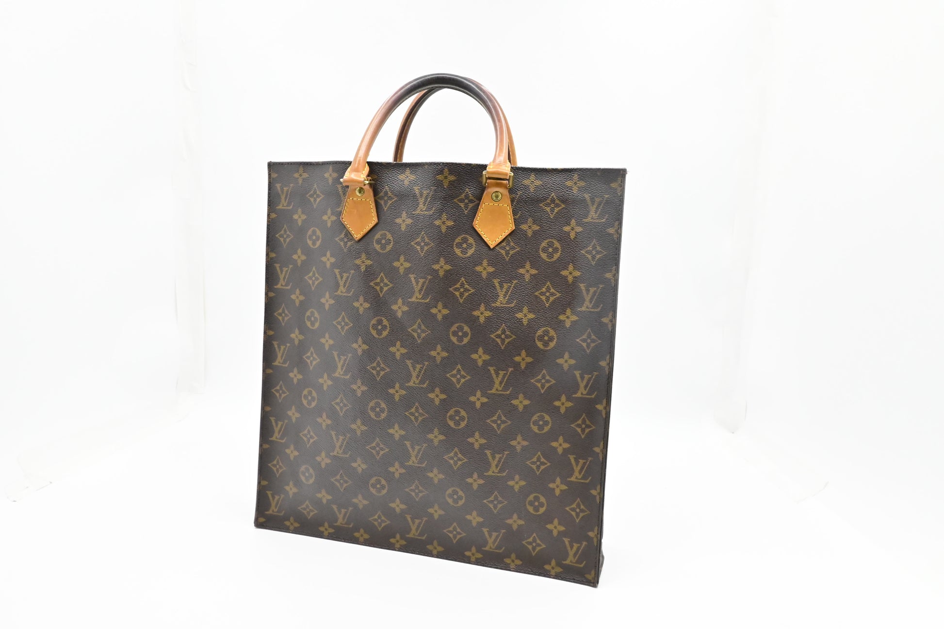 Louis Vuitton Sac Plat in Monogram Canvas