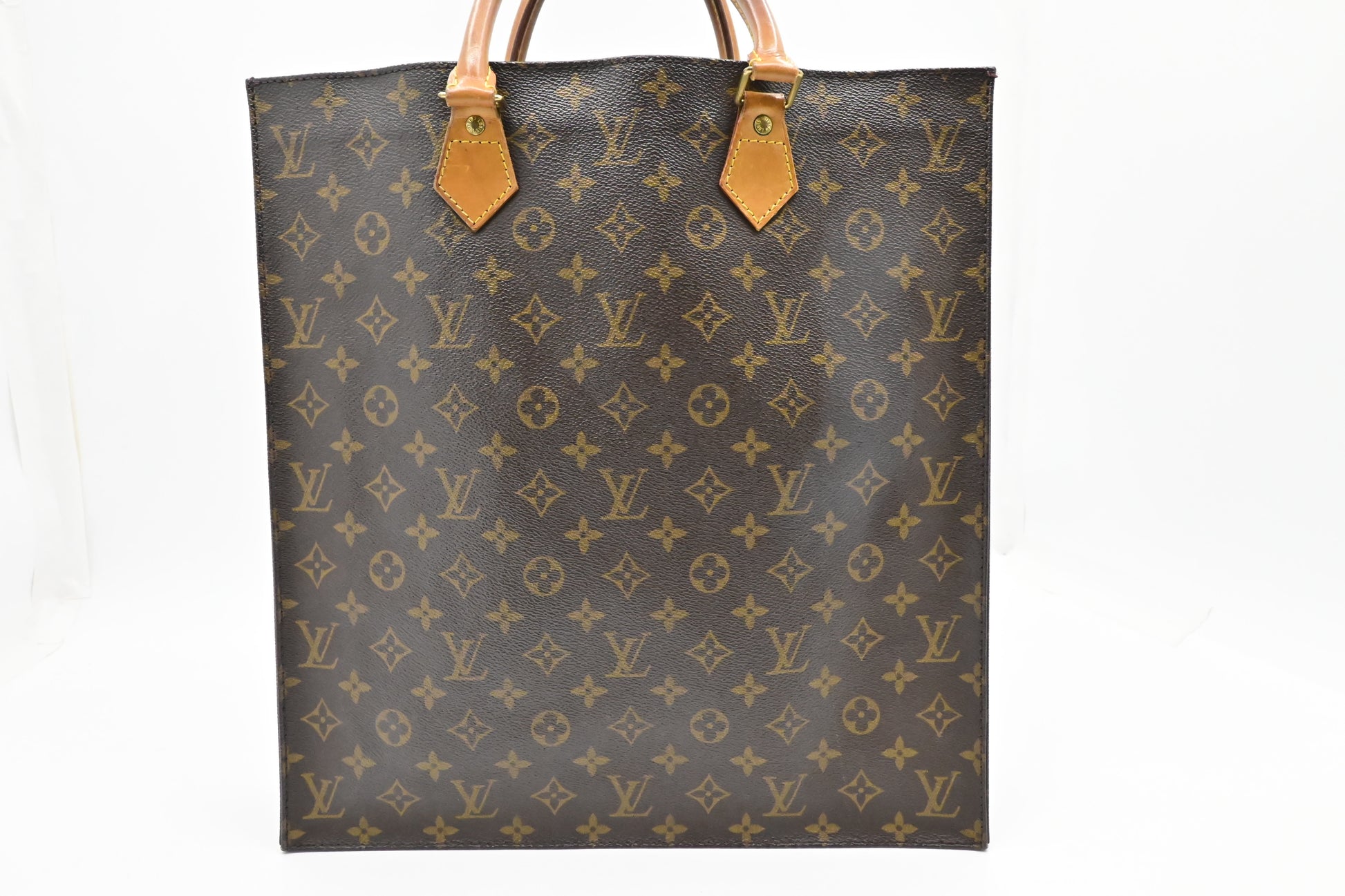 Louis Vuitton Sac Plat in Monogram Canvas