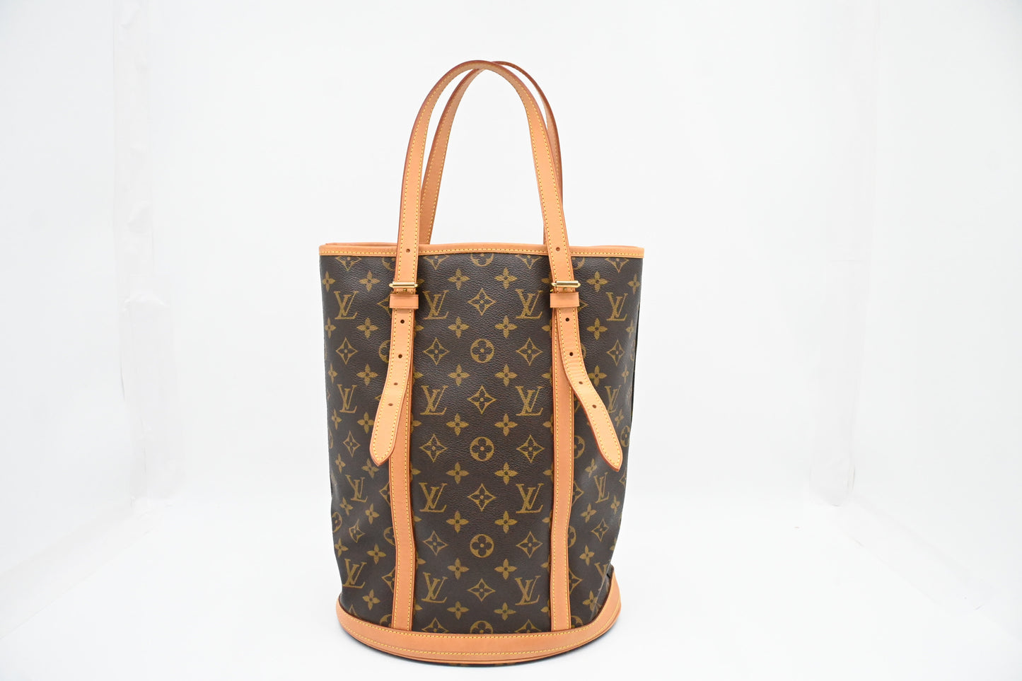 Louis Vuitton Bucket GM in Monogram Canvas