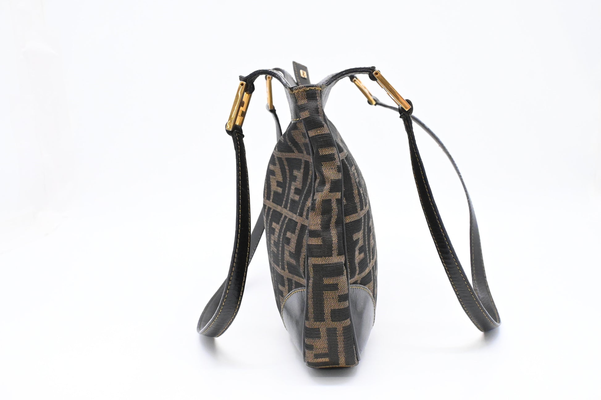 Fendi Shoulder Bag in Zucca Canvas