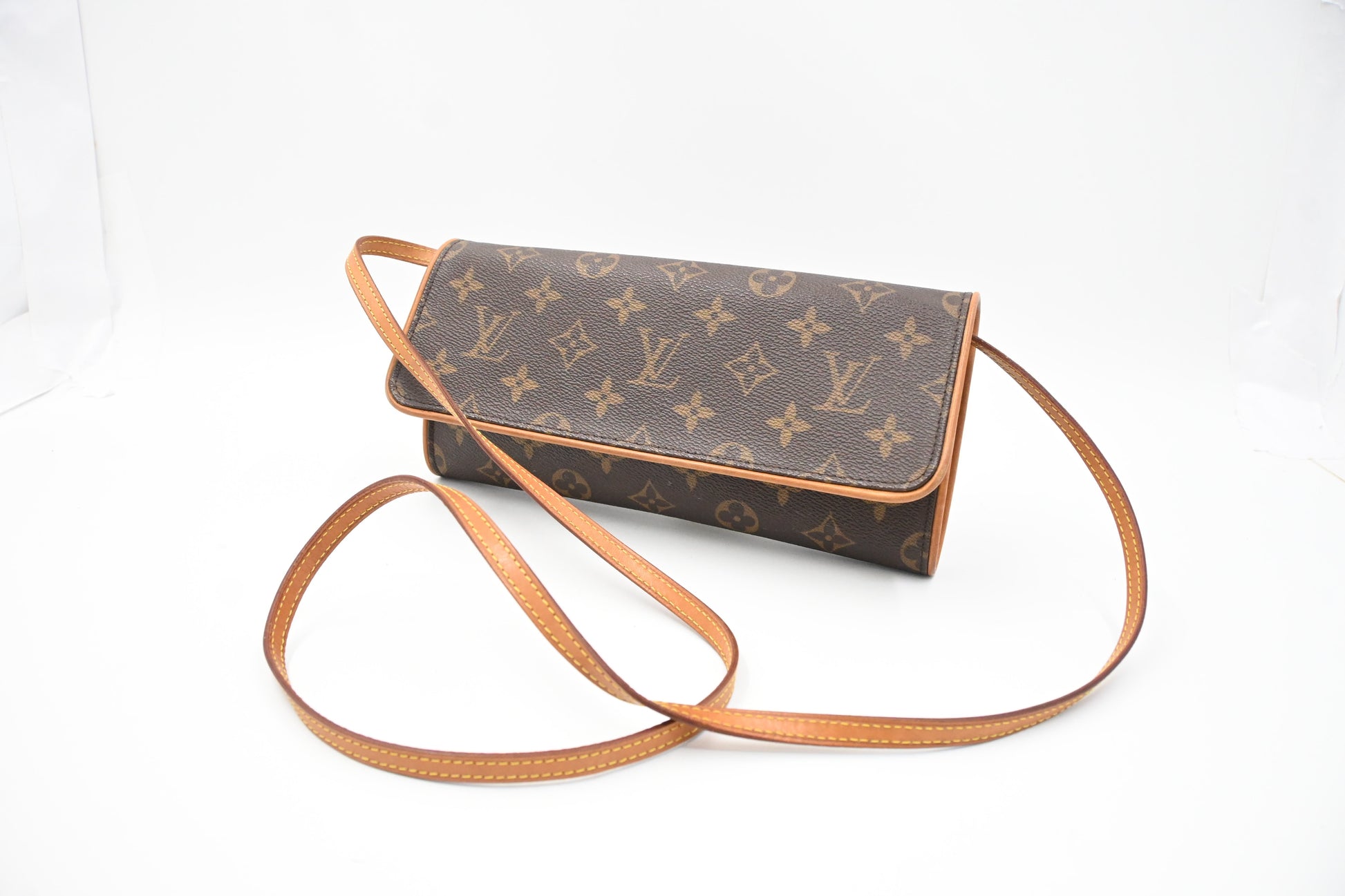 Louis Vuitton Pochette Twin GM in Monogram Canvas