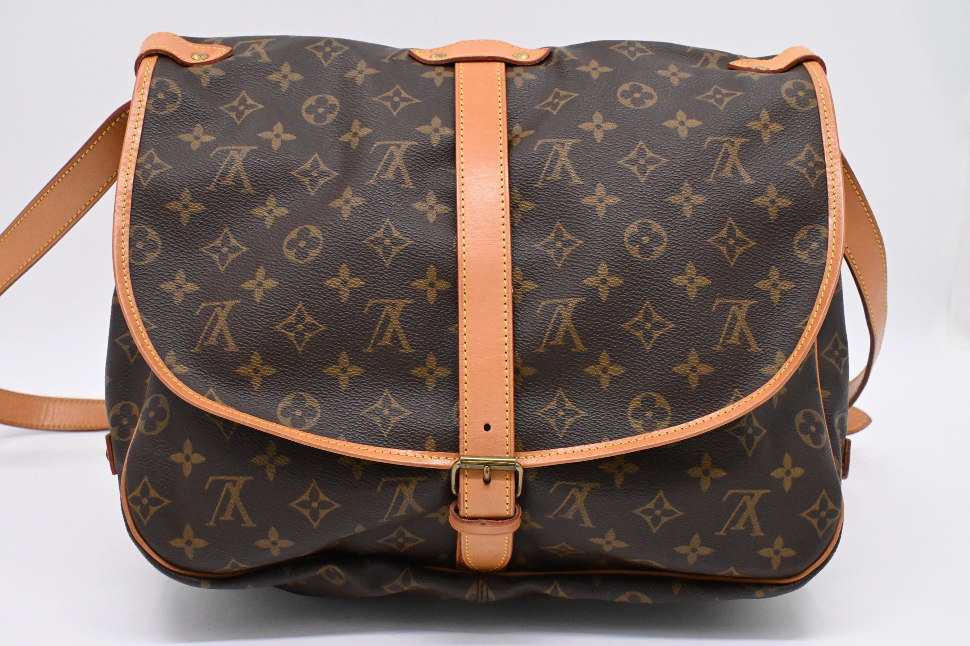 Louis Vuitton Saumur 35 in Monogram Canvas