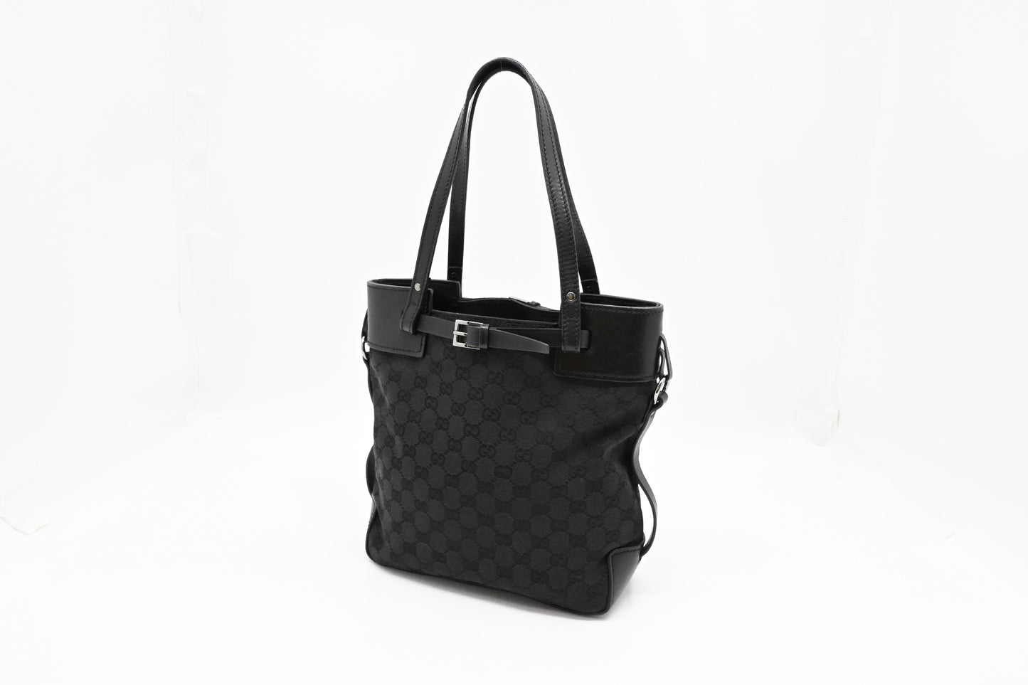 Gucci Shoulder bag in Black GG Canvas