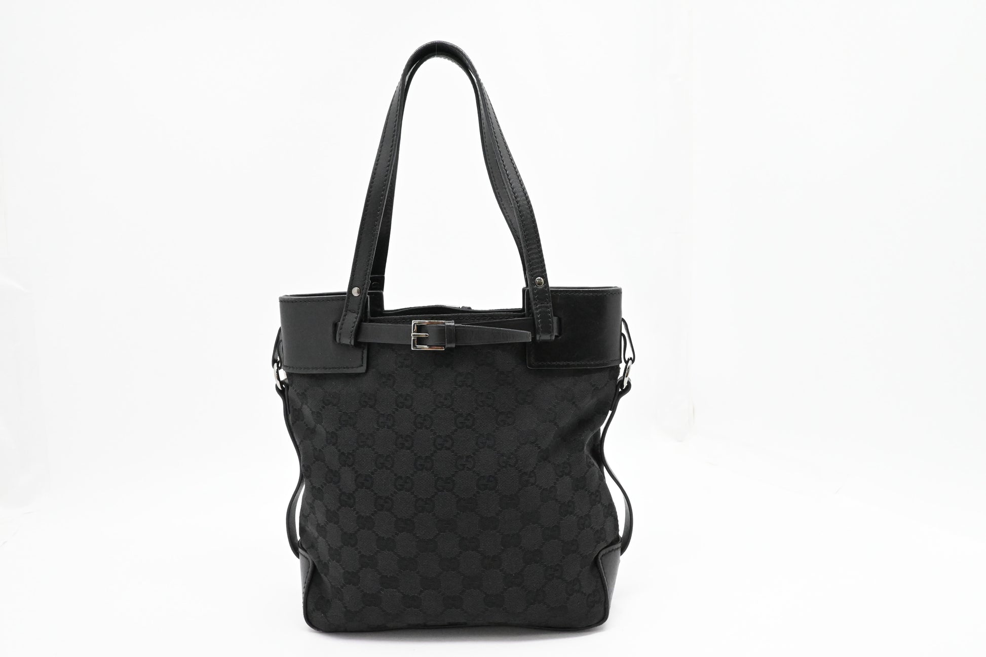 Gucci Shoulder bag in Black GG Canvas