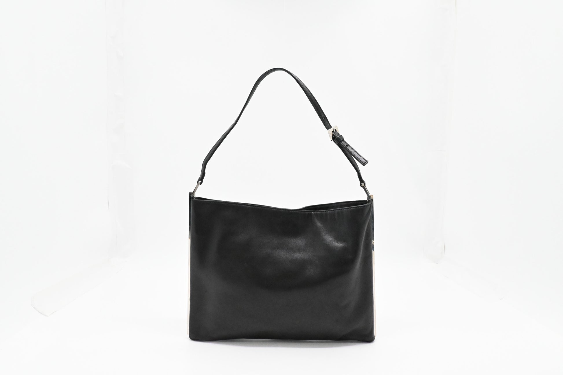 Fendi Shoulder Bag in Black Leather