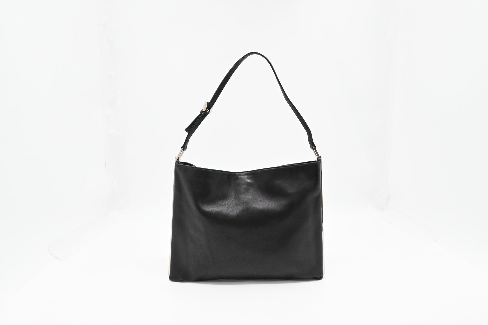 Fendi Shoulder Bag in Black Leather