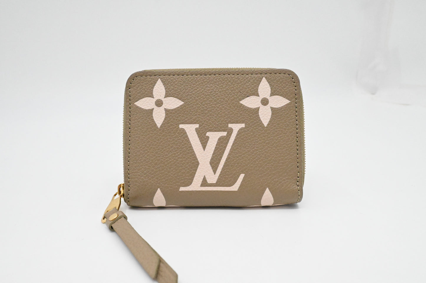 Louis Vuitton Bicolor Zippy Wallet in Olive Green Leather