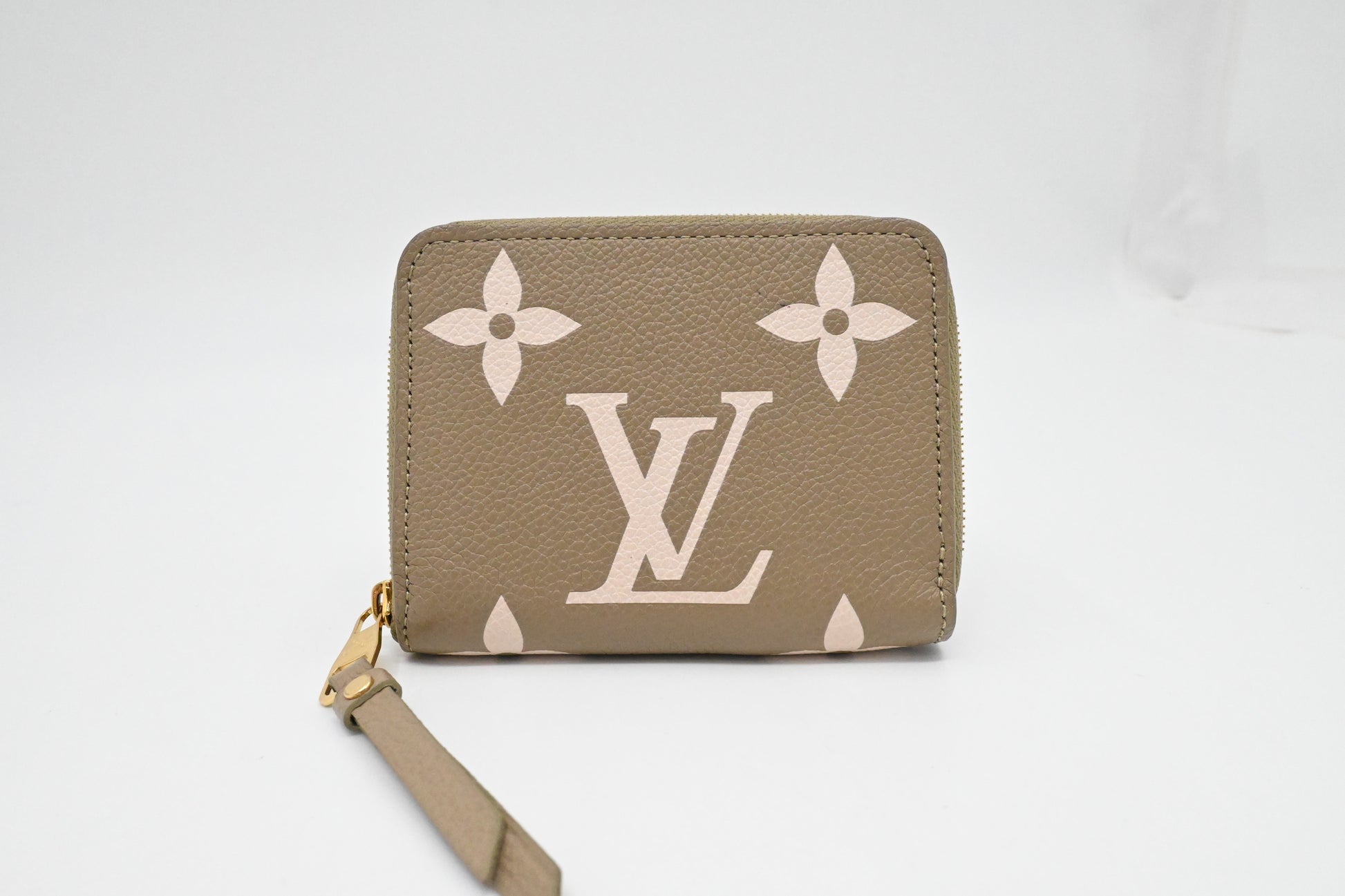 Louis Vuitton Bicolor Zippy Wallet in Olive Green Leather