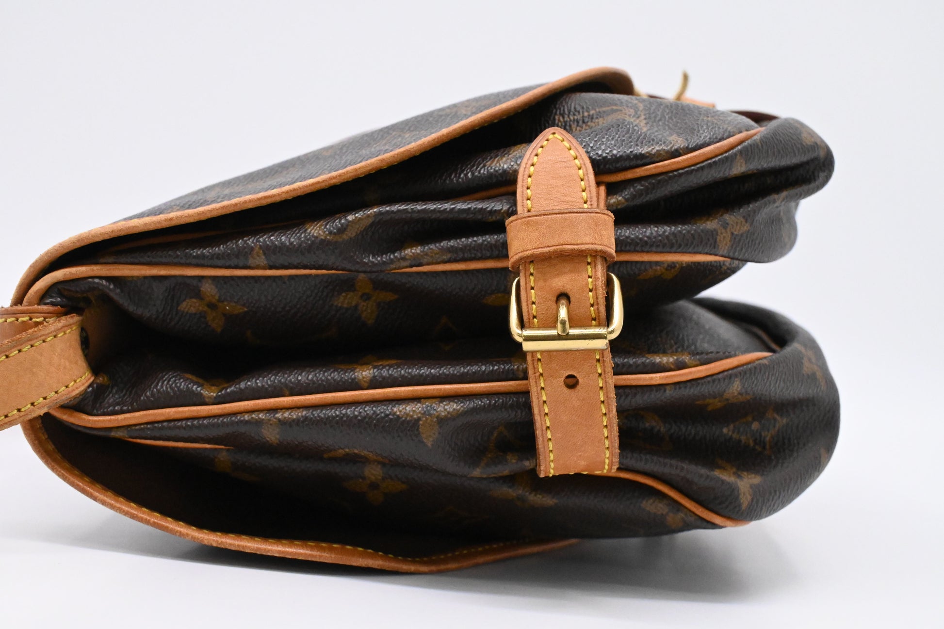 Louis Vuitton Saumur 30 in Monogram Canvas