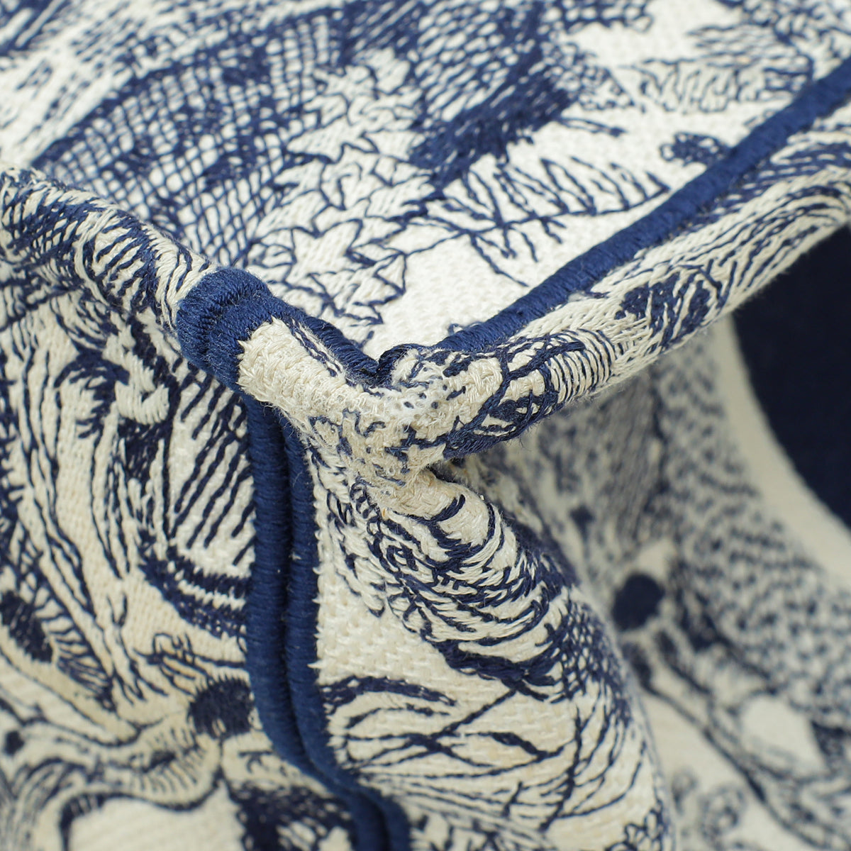 Christian Dior Bicolor Toile De Jouy Book Tote Medium Bag