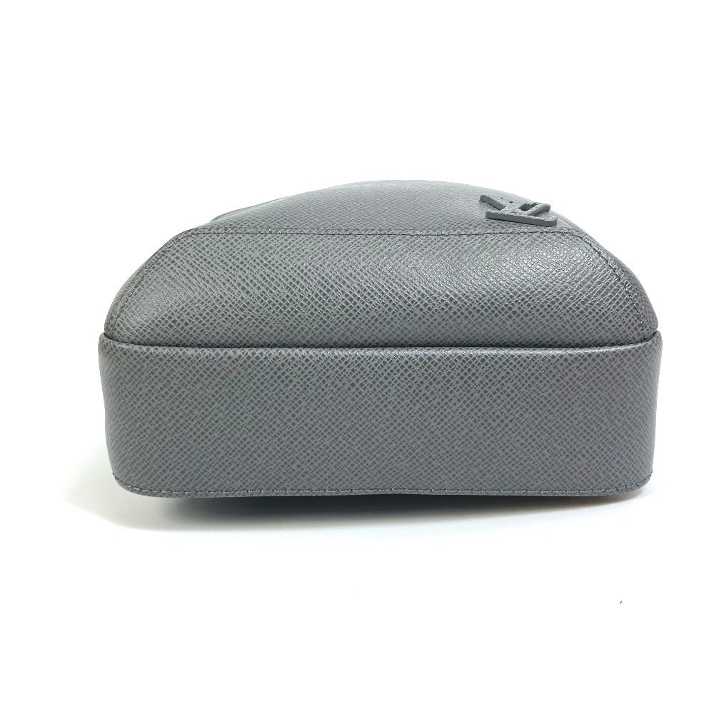 LOUIS VUITTON Shoulder Bag Taiga Leather gray Taiga avenue backpack
