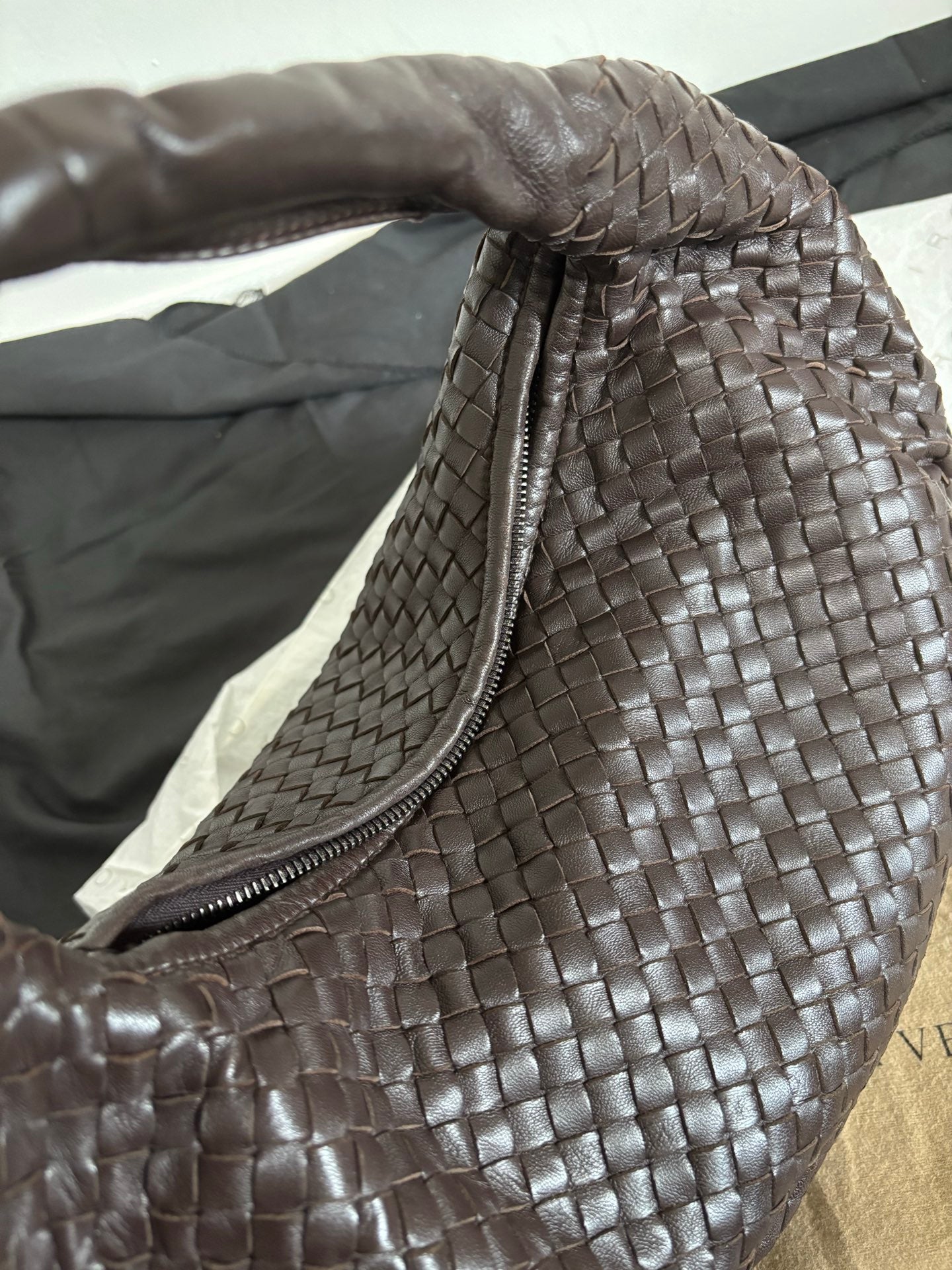 Bottega Veneta Belly Hobo Intrecciato Lambskin Leather Dark Chocolate Brown Medium 40cm
