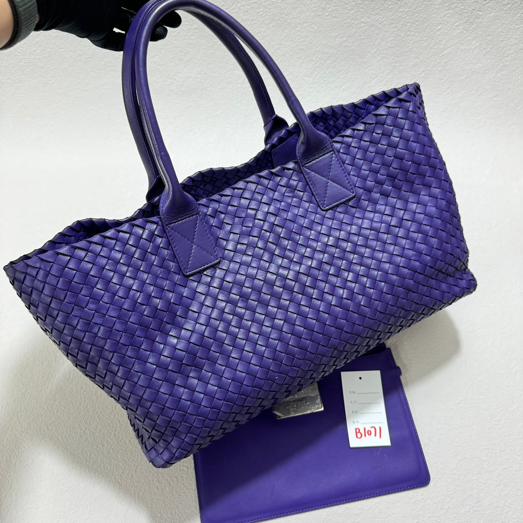 Bottega Veneta Cabat Tote Large Intreccio Royal Blue Leather 40cm