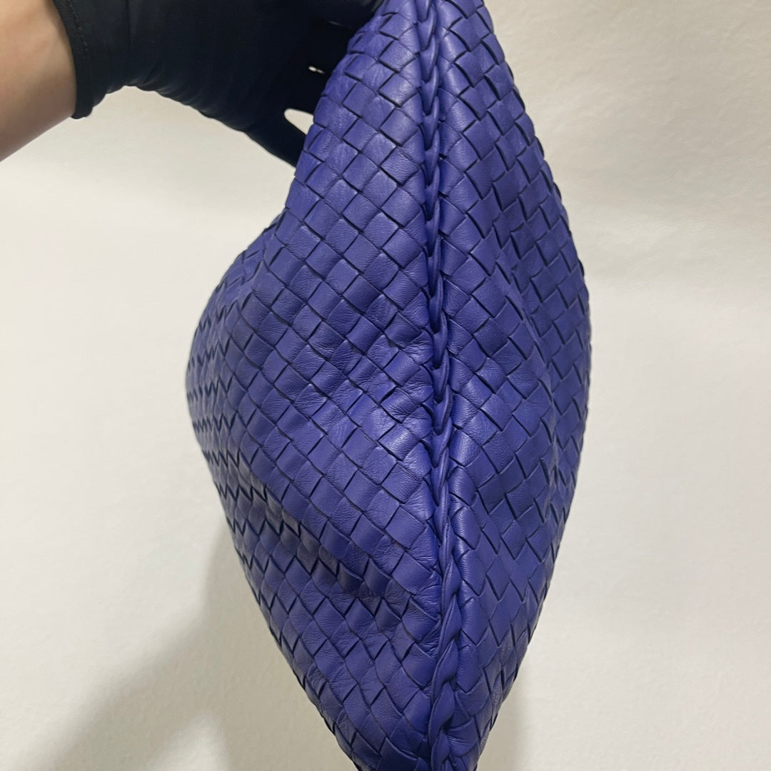 Bottega Veneta Hobo Bag Lambskin leather Navy Medium 47cm